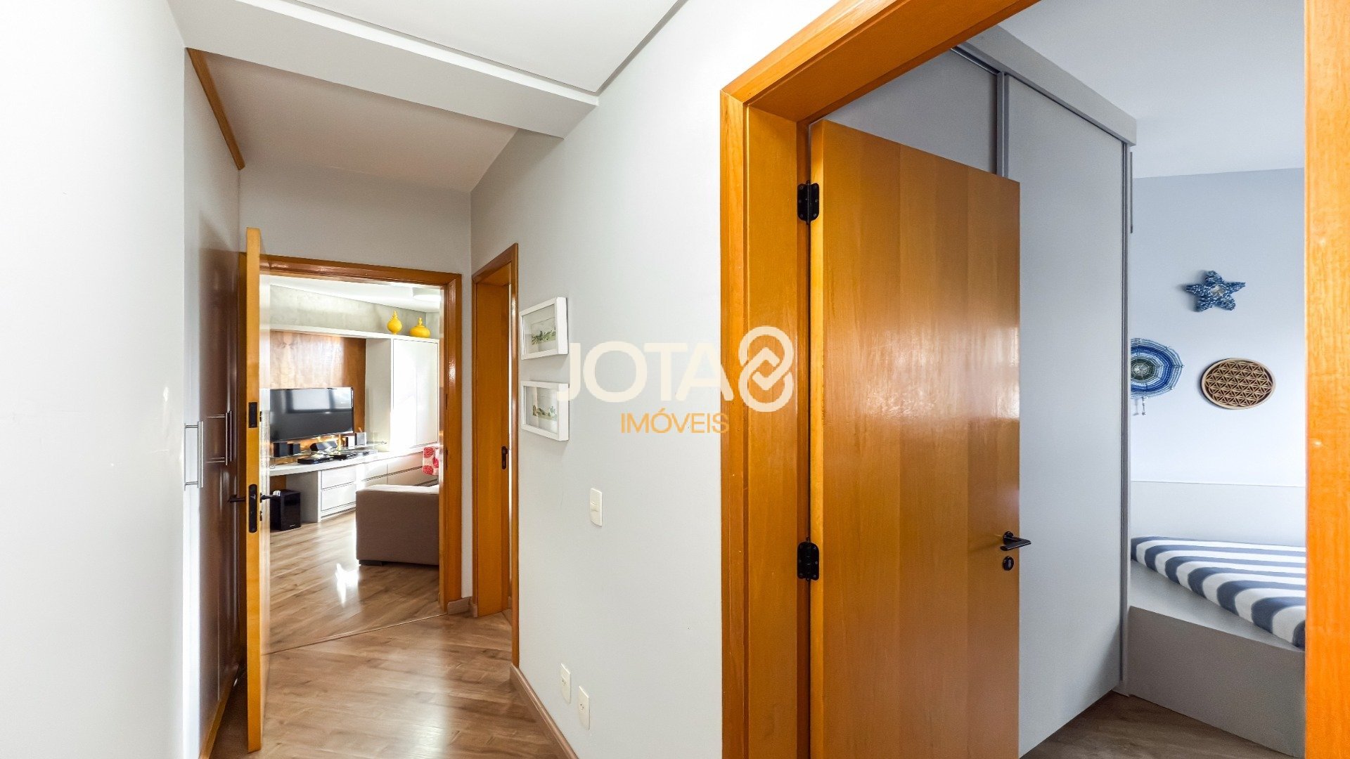 APÊ COM 127M  CONDOMINIO CLUBE