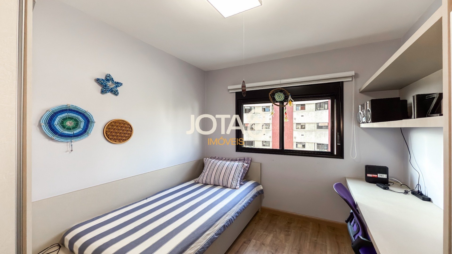 APÊ COM 127M  CONDOMINIO CLUBE