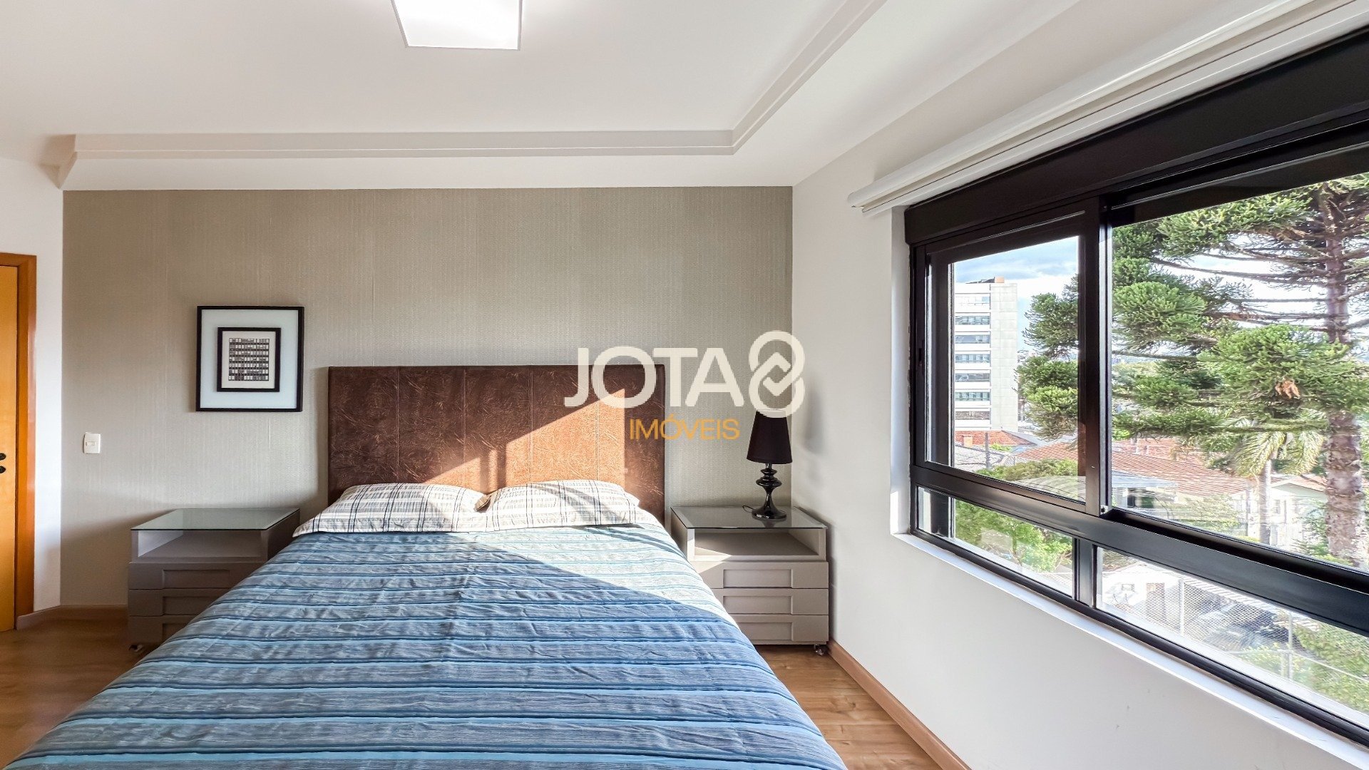 APÊ COM 127M  CONDOMINIO CLUBE