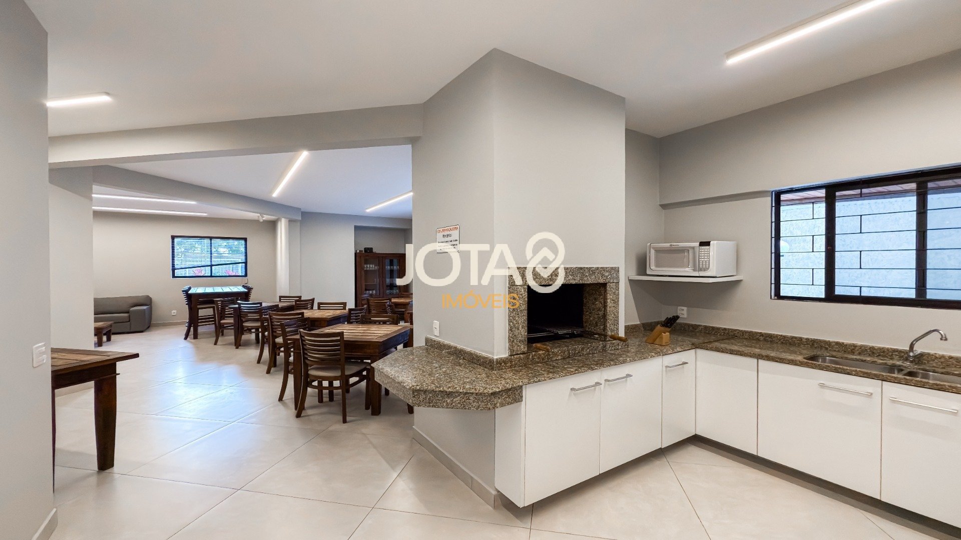 APÊ COM 127M  CONDOMINIO CLUBE