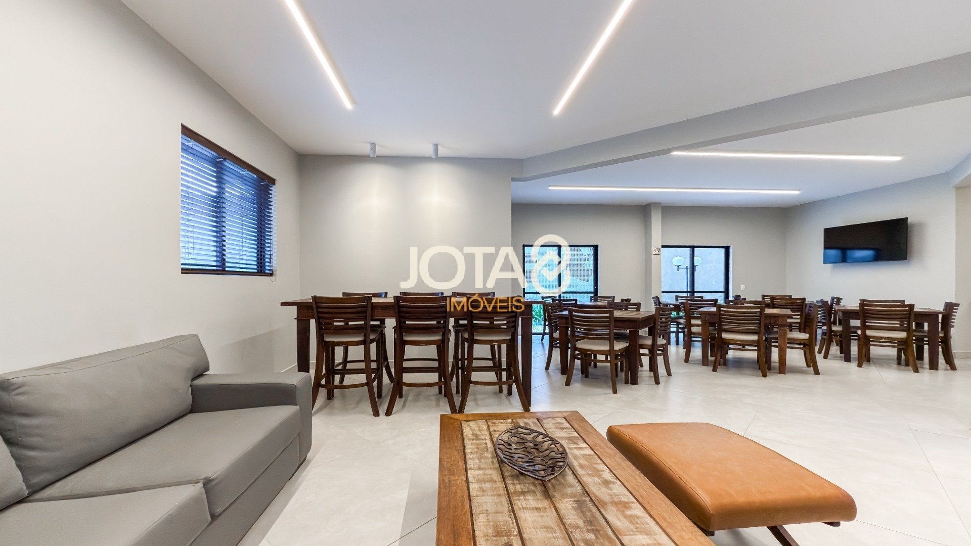 APÊ COM 127M  CONDOMINIO CLUBE
