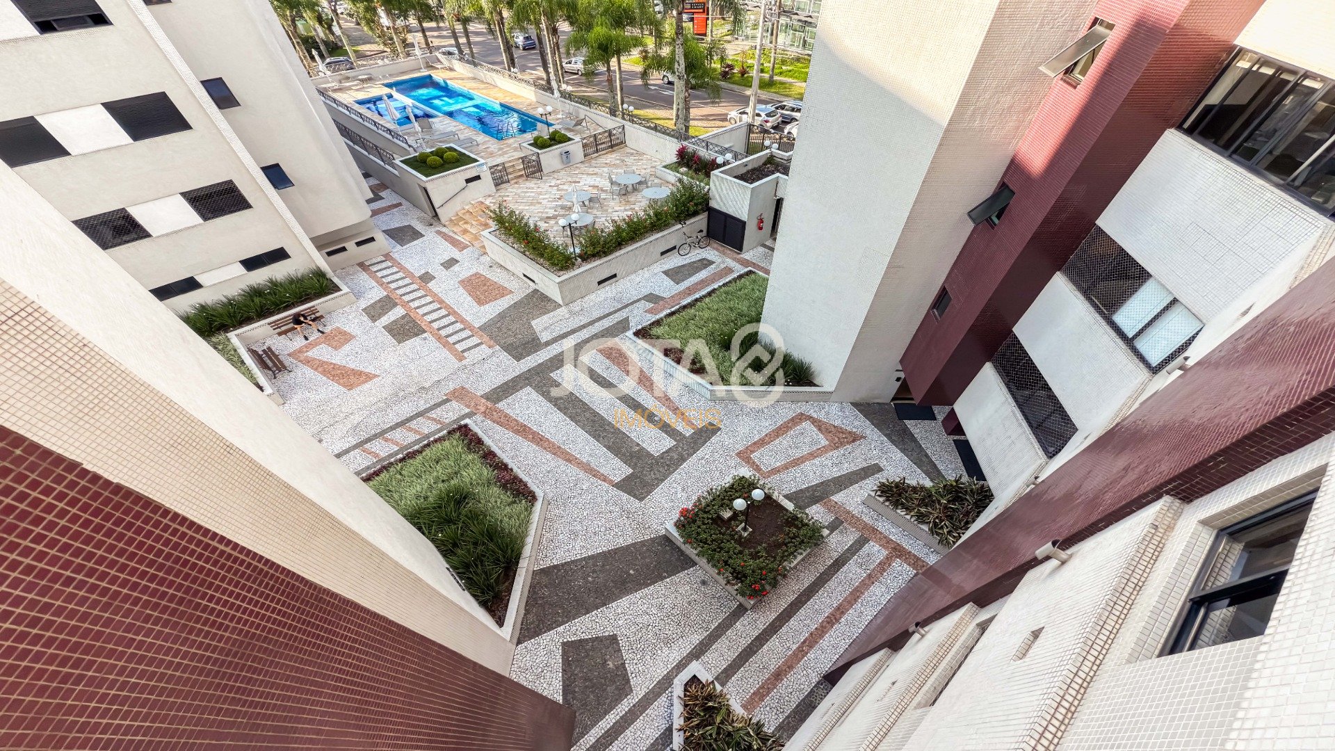 APÊ COM 127M  CONDOMINIO CLUBE