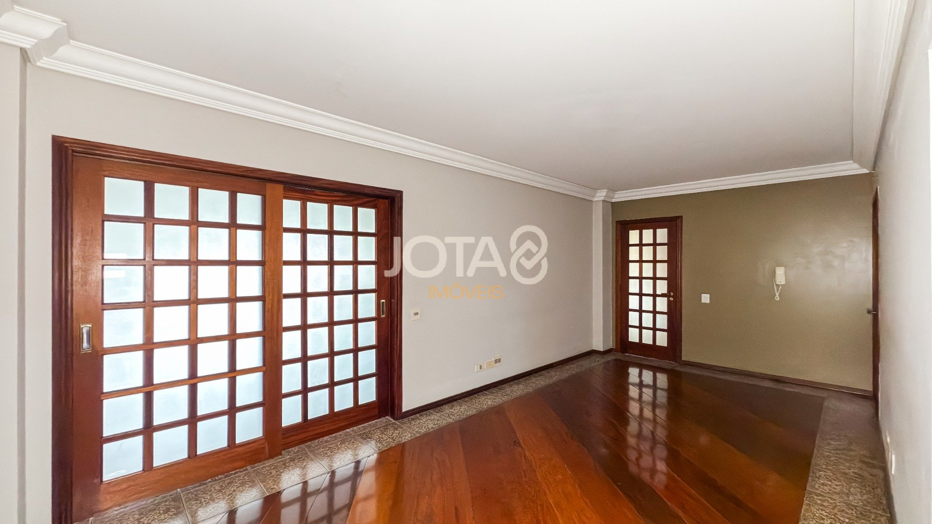 APARTAMENTO 4 QUARTOS SENDO 2 SUÍTES