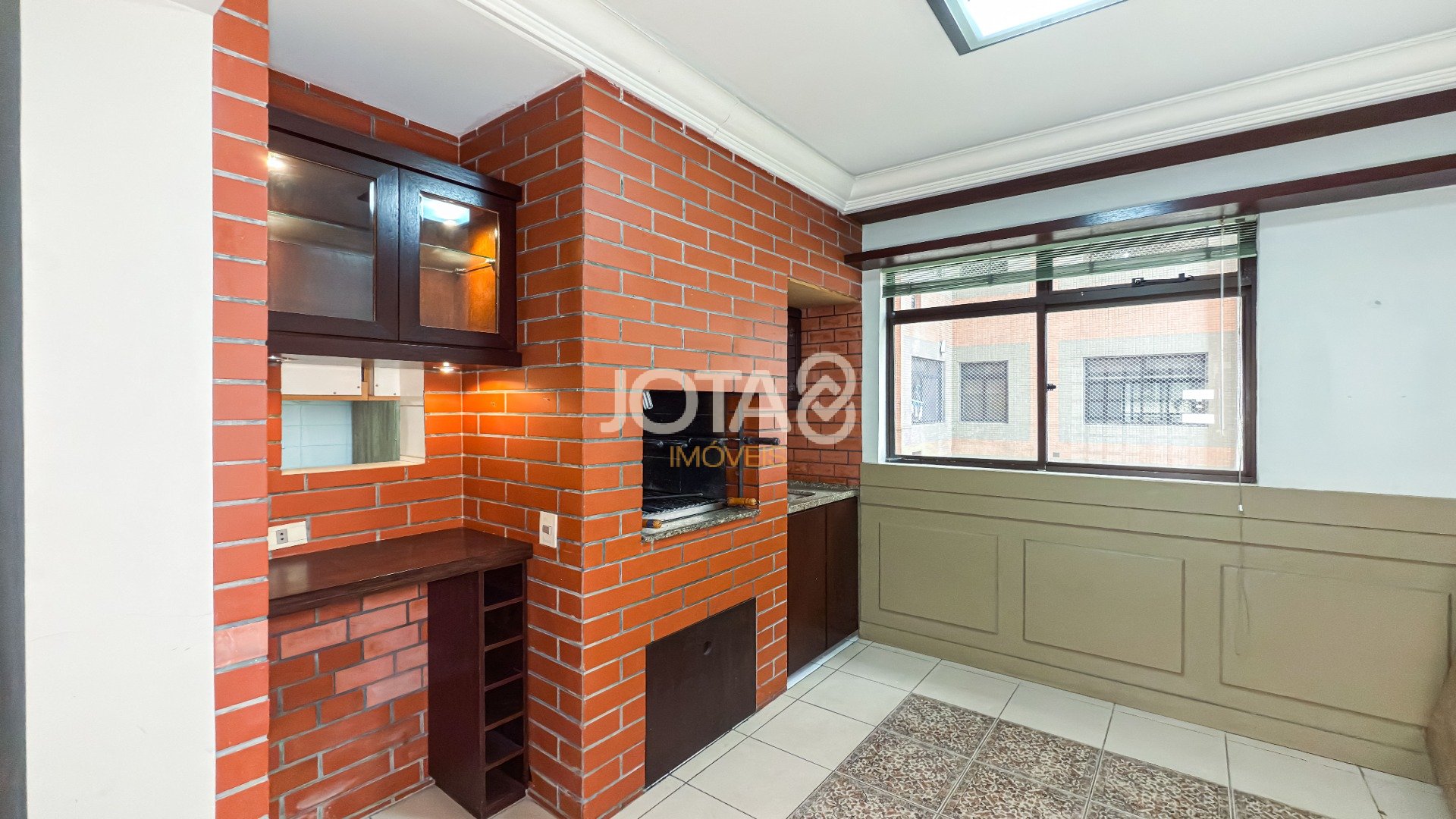 APARTAMENTO 4 QUARTOS SENDO 2 SUÍTES