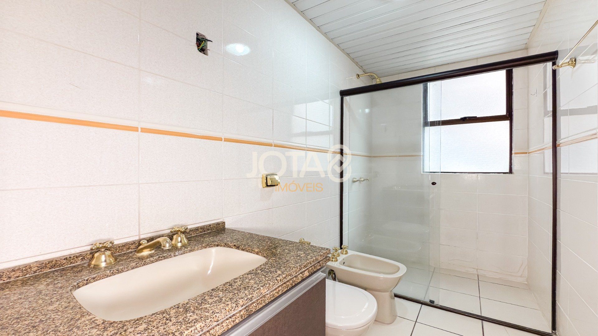 APARTAMENTO 4 QUARTOS SENDO 2 SUÍTES