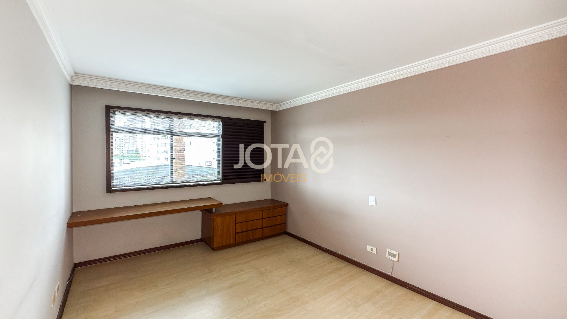 APARTAMENTO 4 QUARTOS SENDO 2 SUÍTES