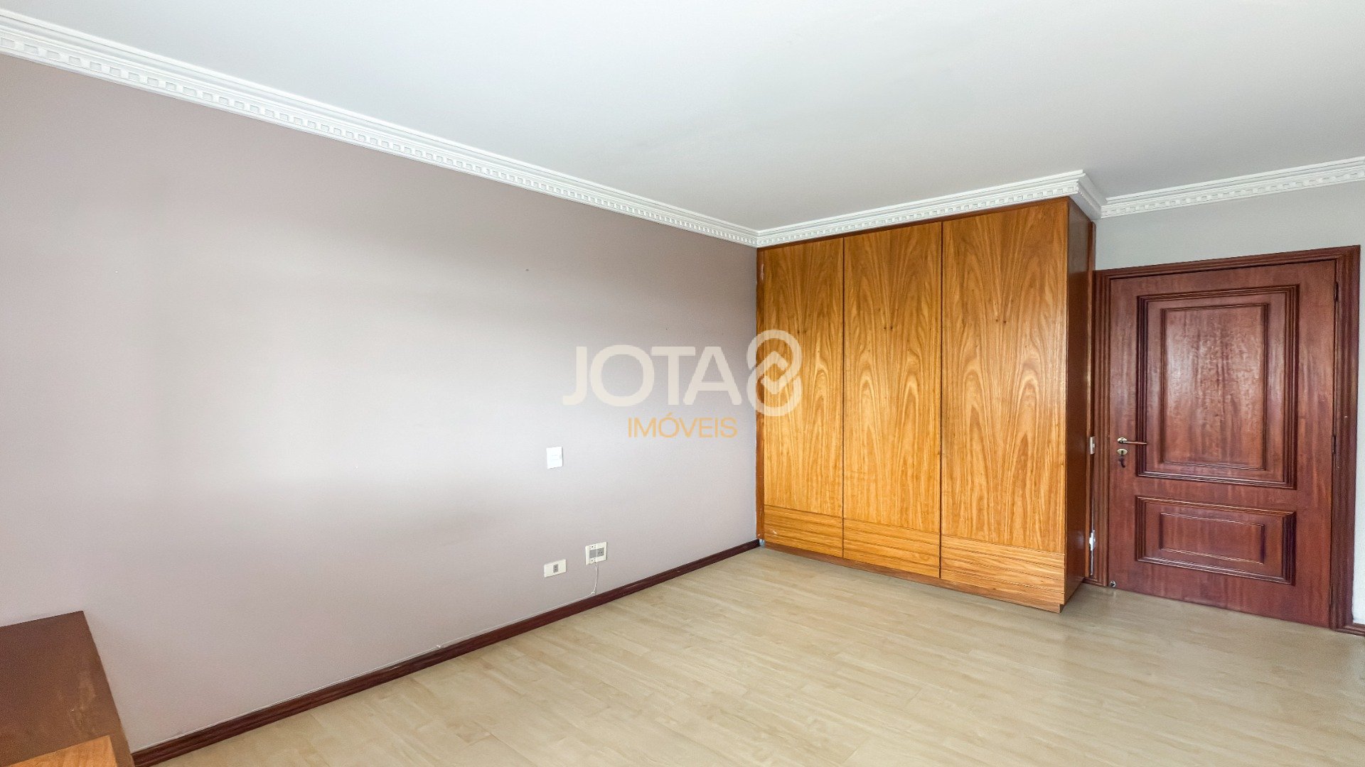 APARTAMENTO 4 QUARTOS SENDO 2 SUÍTES