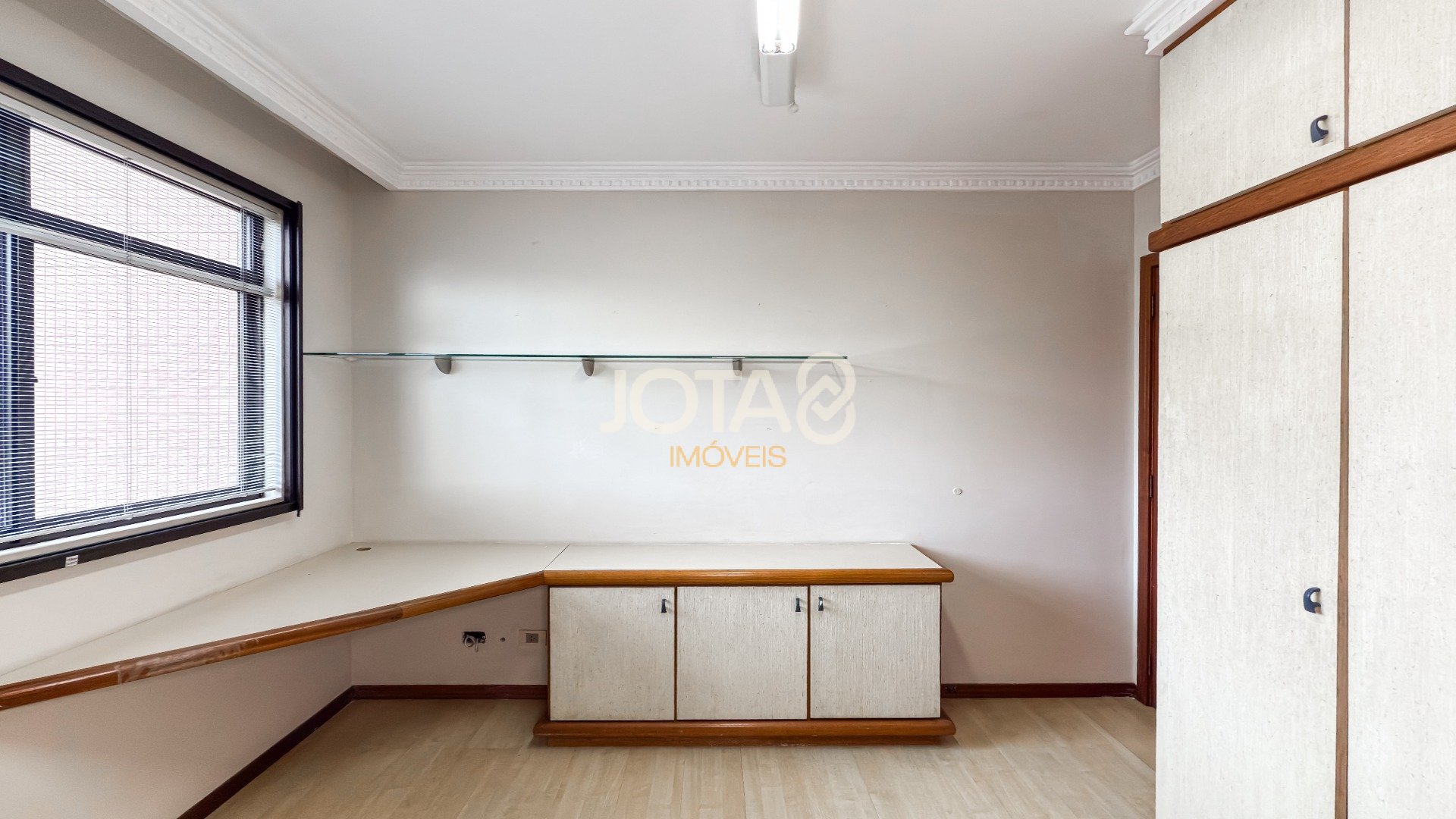 APARTAMENTO 4 QUARTOS SENDO 2 SUÍTES