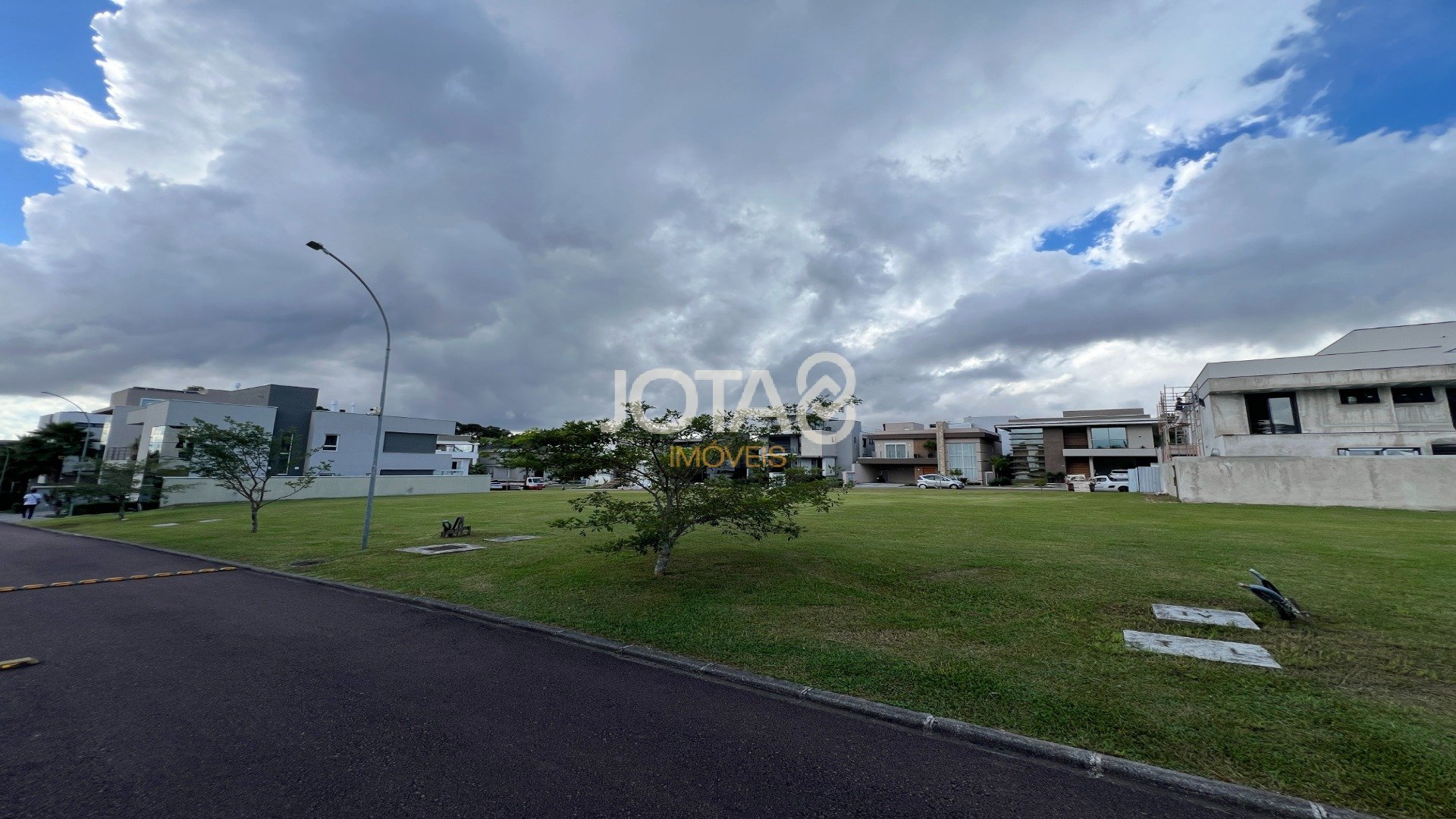 TERRENO EM CONDOMÍNIO FECHADO NO UBERABA!