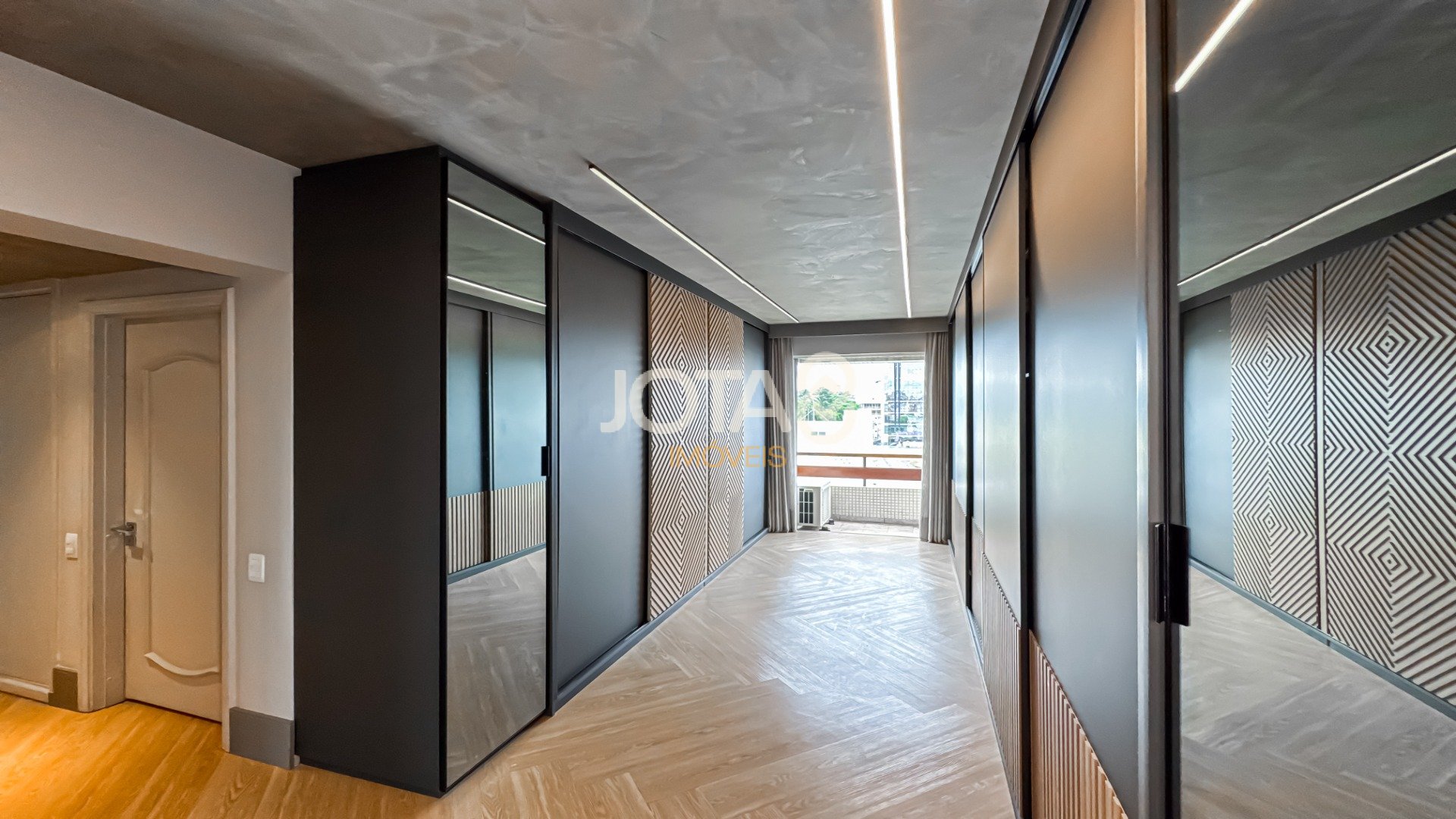 AMPLO APARTAMENTO FACE NORTE NO BATEL