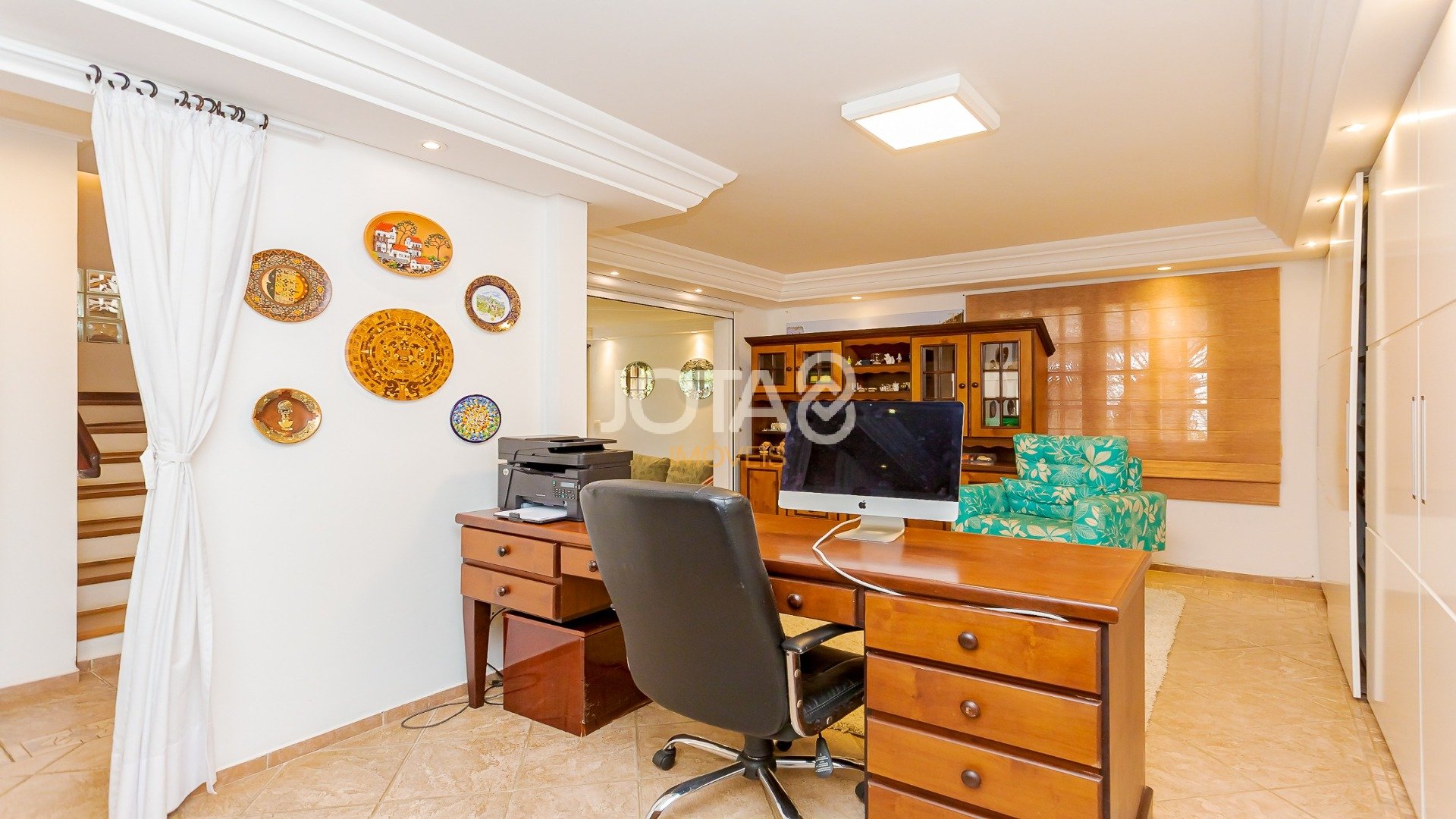 CASA MOBILIADA EM CONDOMÍNIO PRÓXIMO AO PARQUE BARIGUI