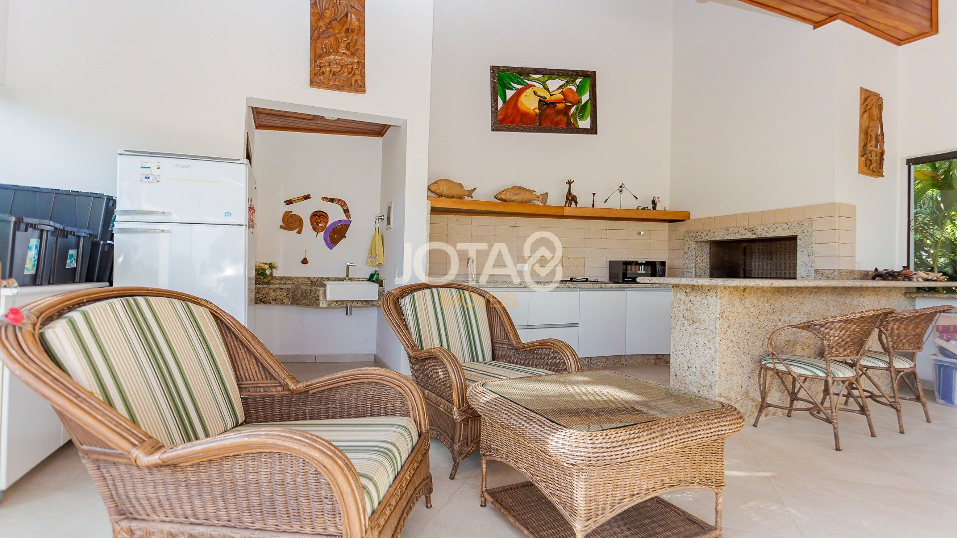 CASA MOBILIADA EM CONDOMÍNIO PRÓXIMO AO PARQUE BARIGUI