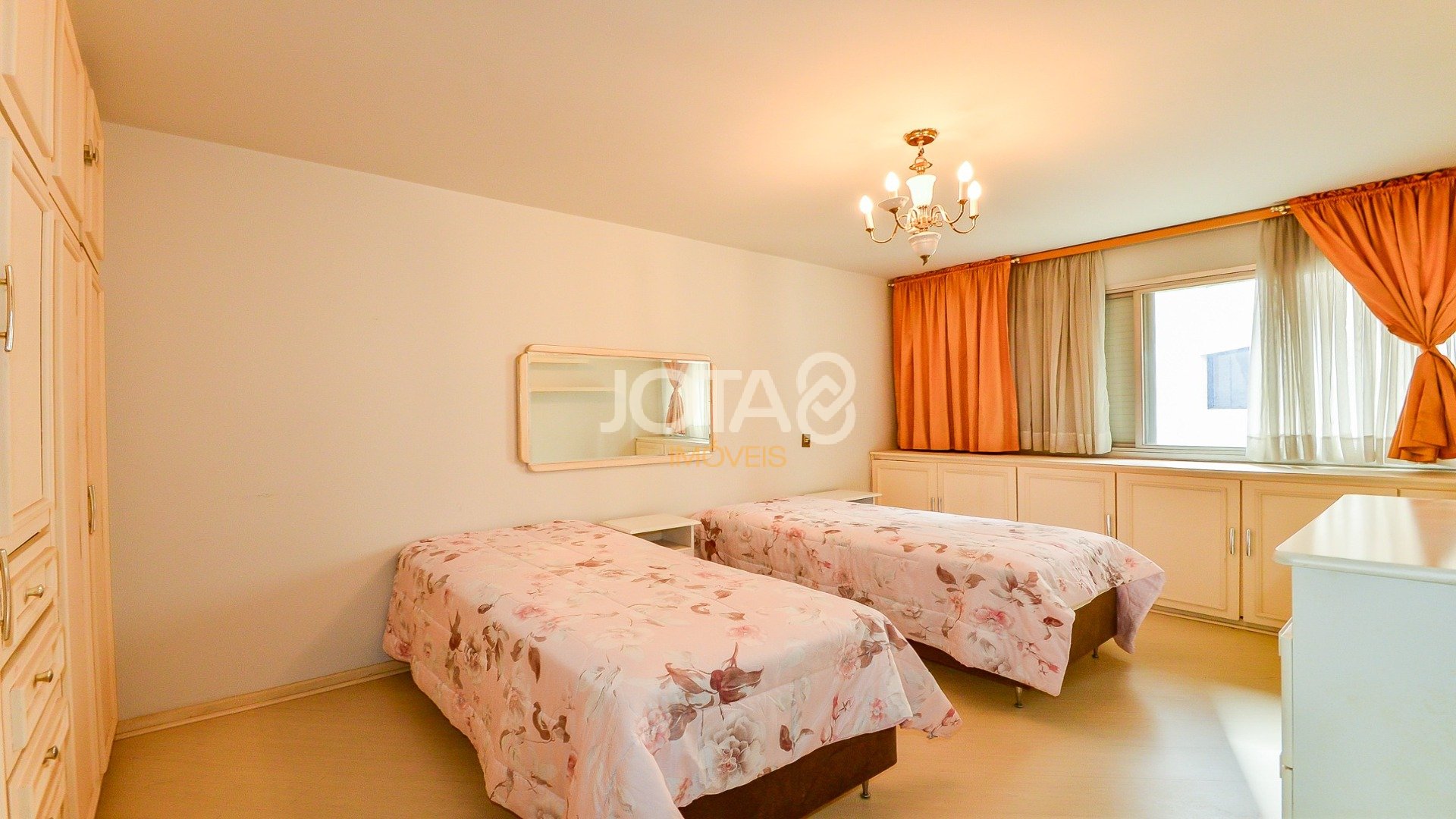 APARTAMENTO 3 QUARTOS AO LADO DA PRAÇA DO JAPÃO!
