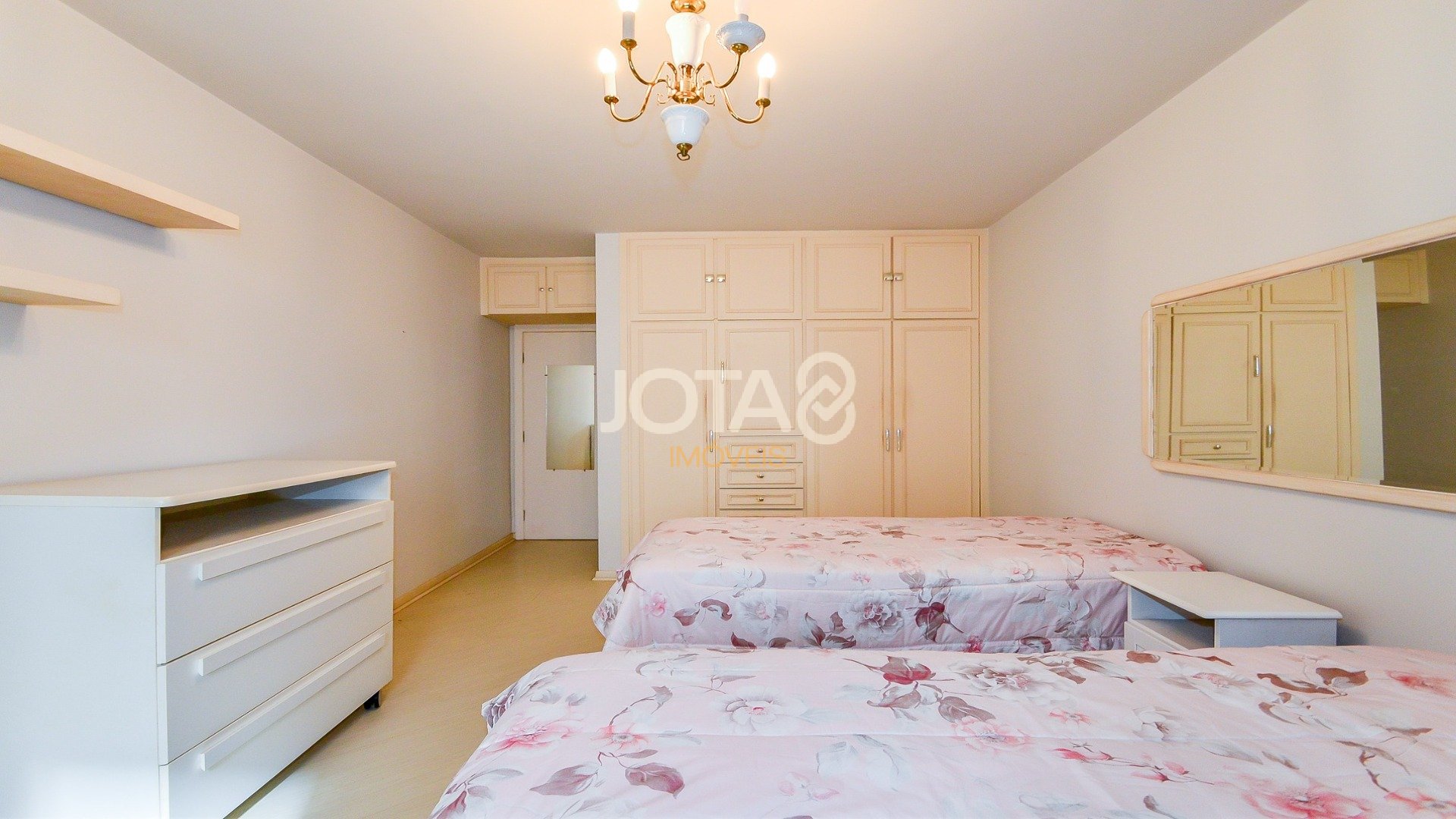 APARTAMENTO 3 QUARTOS AO LADO DA PRAÇA DO JAPÃO!