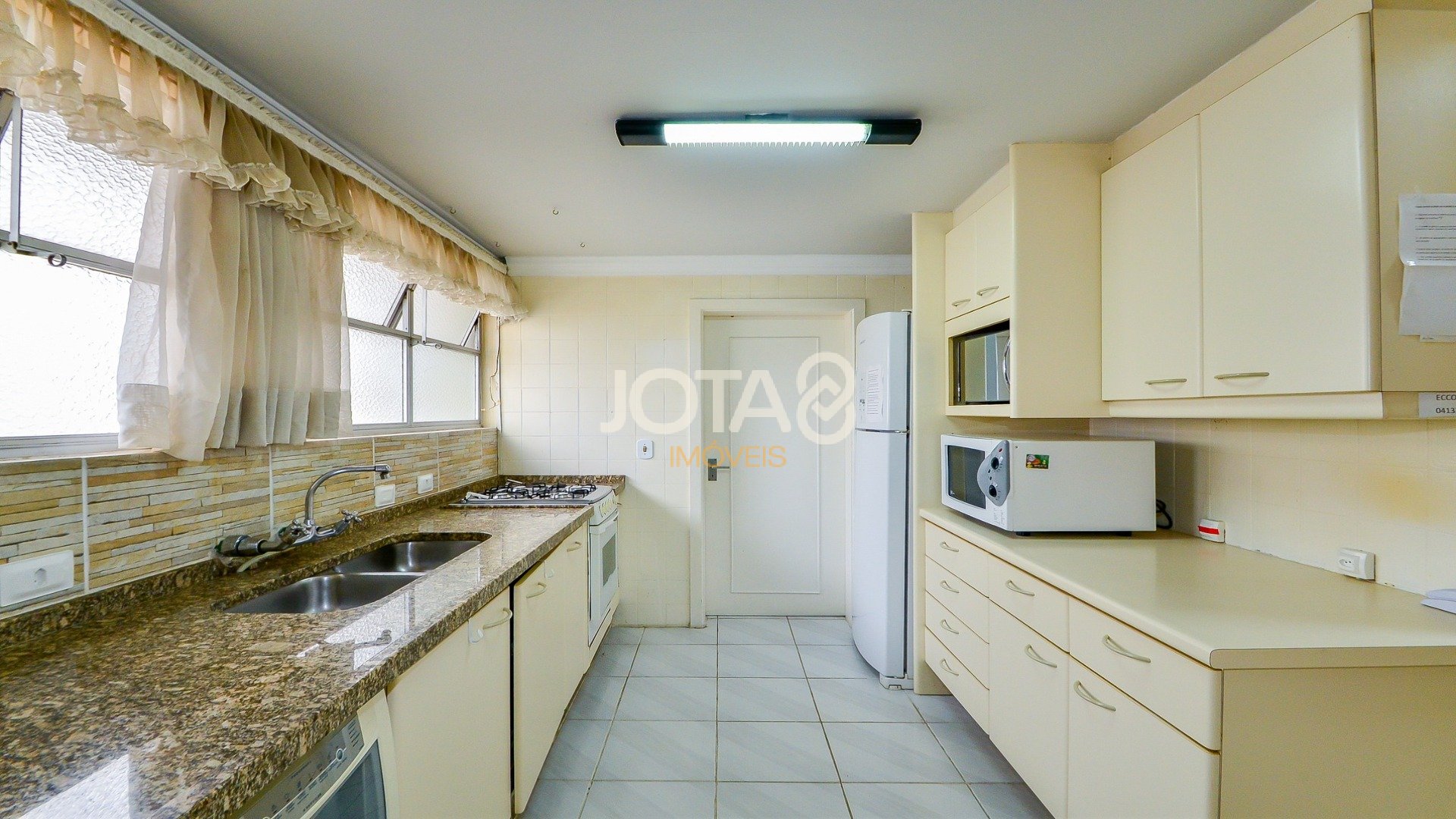 APARTAMENTO 3 QUARTOS AO LADO DA PRAÇA DO JAPÃO!