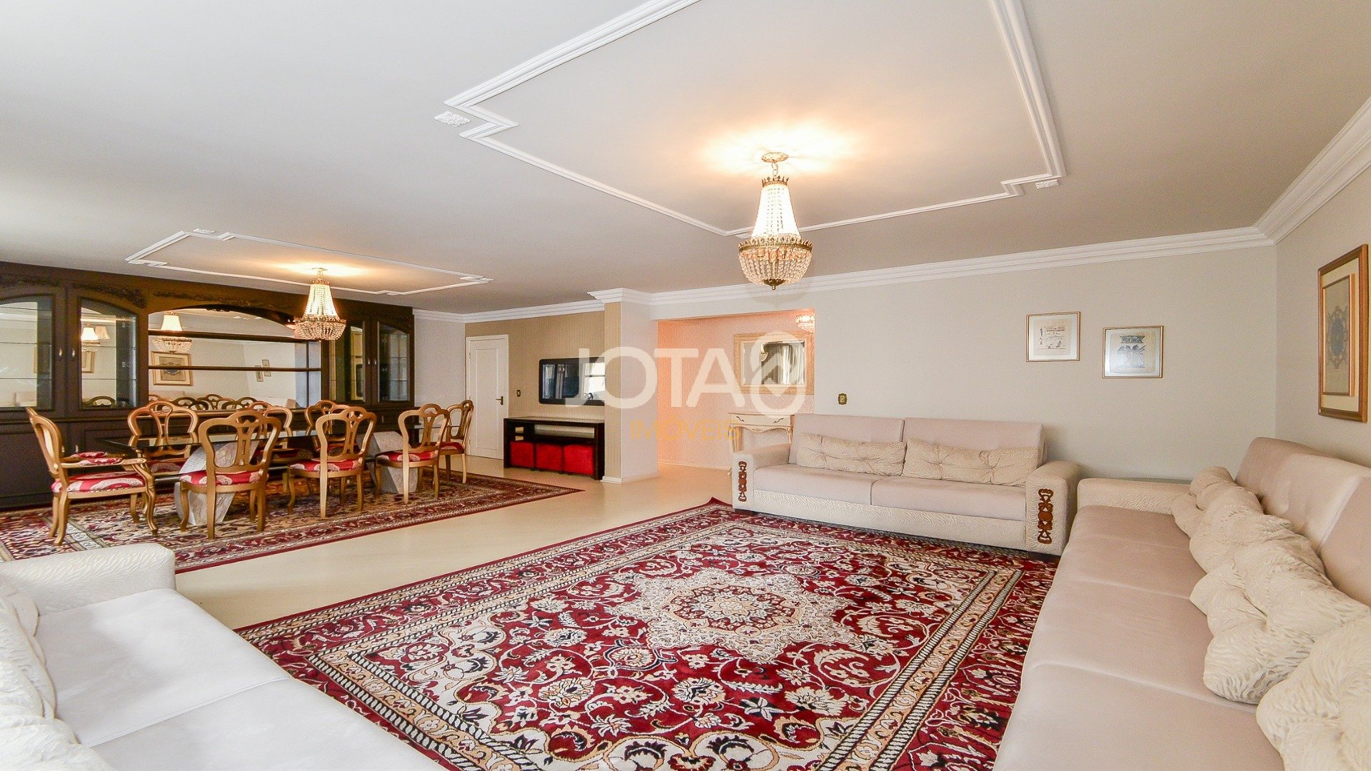 APARTAMENTO 3 QUARTOS AO LADO DA PRAÇA DO JAPÃO!