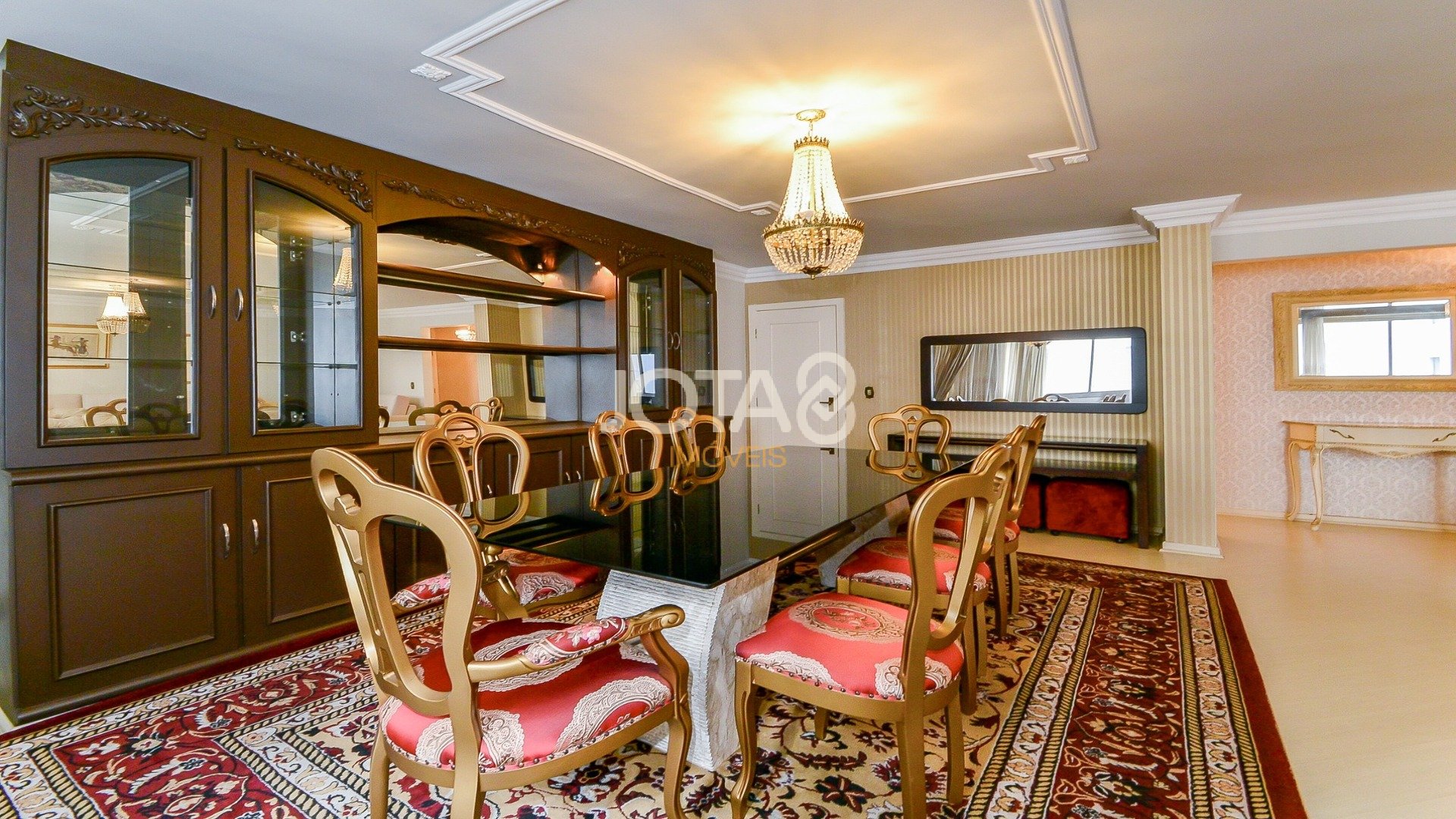 APARTAMENTO 3 QUARTOS AO LADO DA PRAÇA DO JAPÃO!