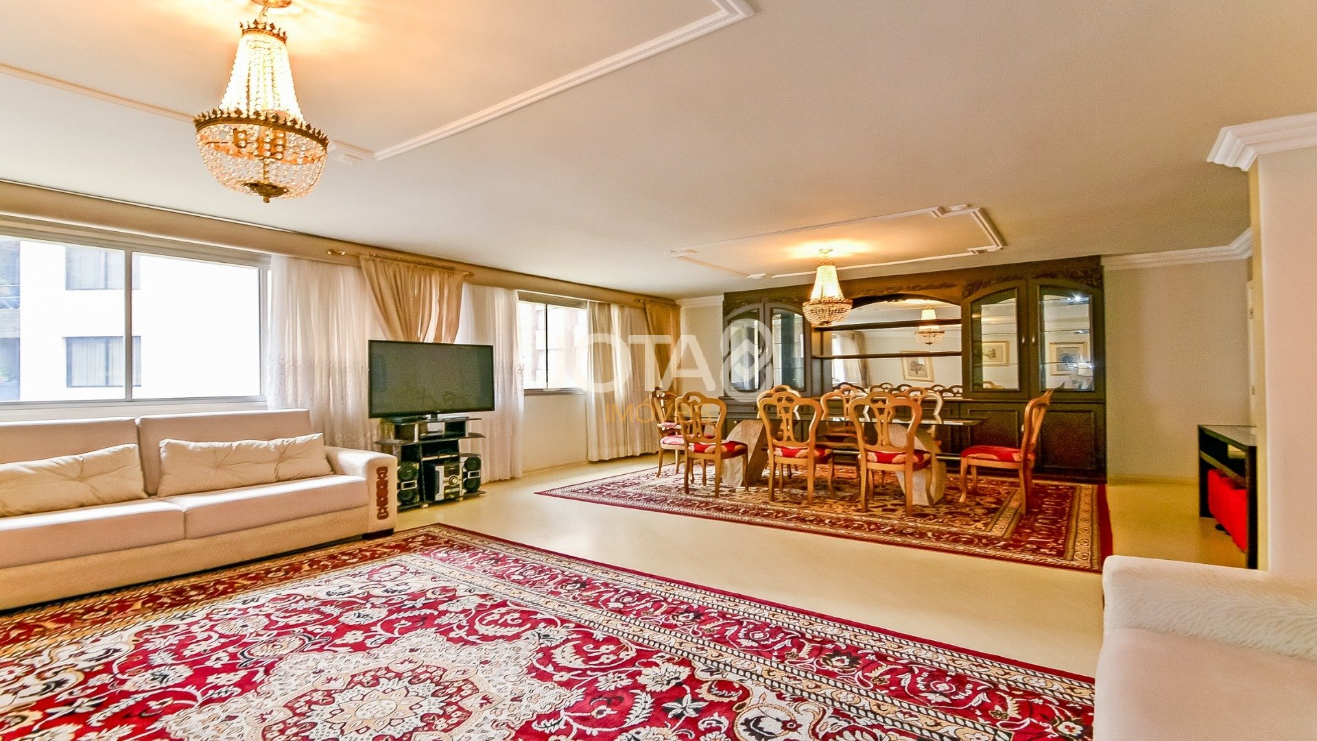 APARTAMENTO 3 QUARTOS AO LADO DA PRAÇA DO JAPÃO!