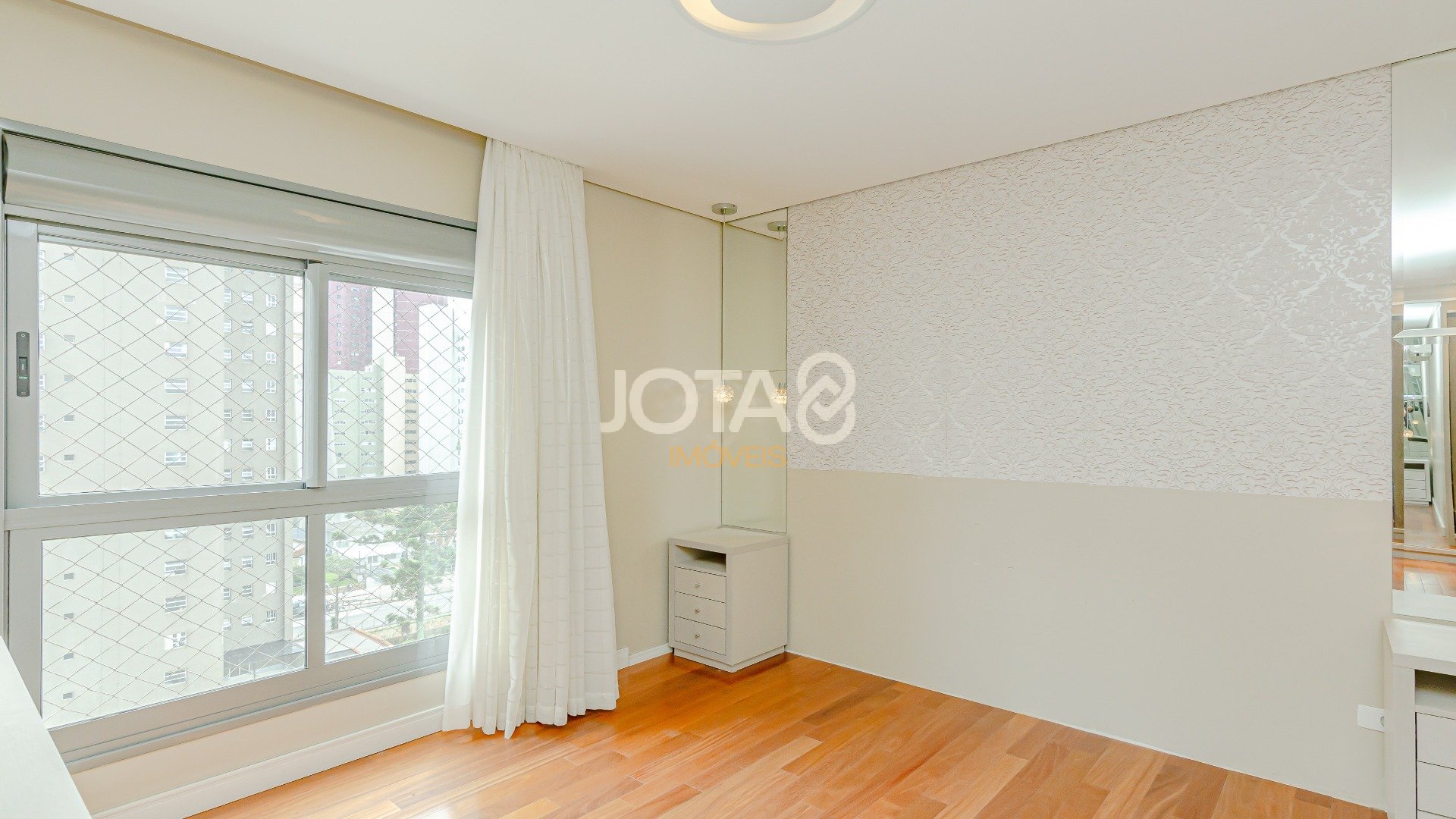 APARTAMENTO COM 3 SUÍTES E 2 VAGAS FACE NORTE