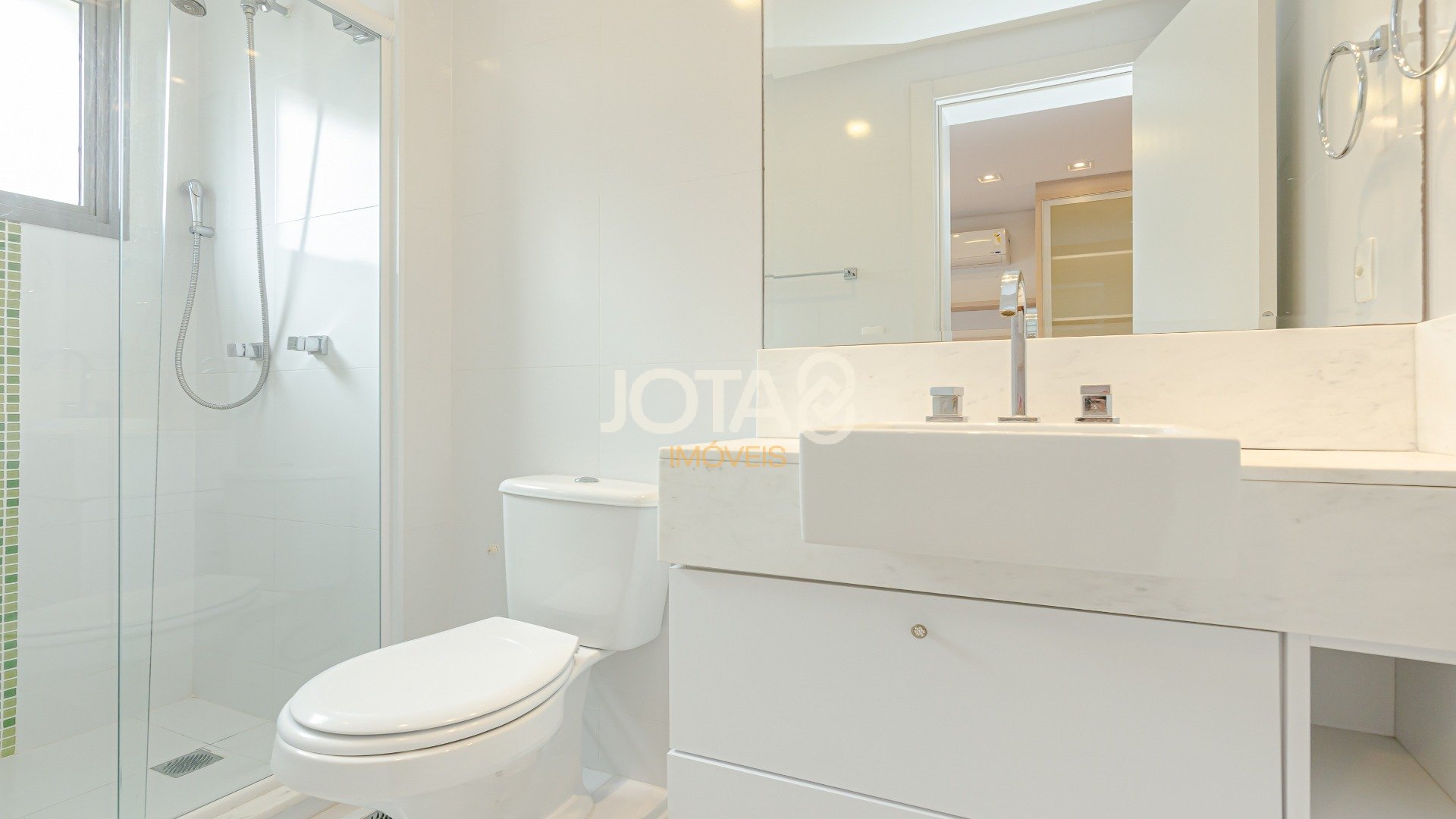 APARTAMENTO COM 3 SUÍTES E 2 VAGAS FACE NORTE