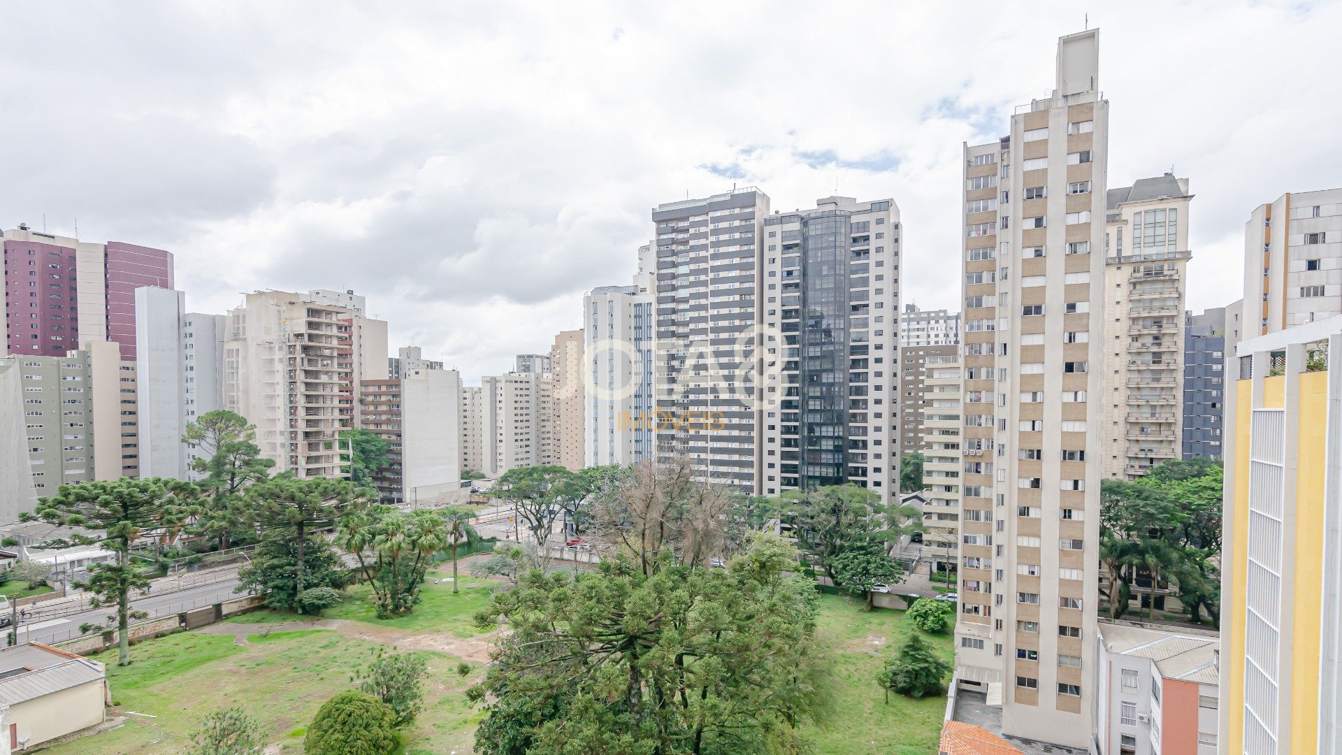 APARTAMENTO COM 3 SUÍTES E 2 VAGAS FACE NORTE