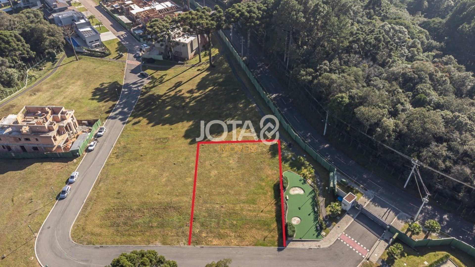 TERRENO COM 888 M² NO CONDOMÍNIO PARADISO RESIDENCIAL