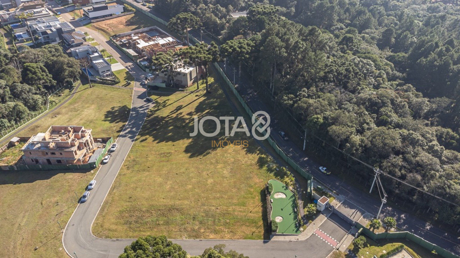 TERRENO COM 888 M² NO CONDOMÍNIO PARADISO RESIDENCIAL