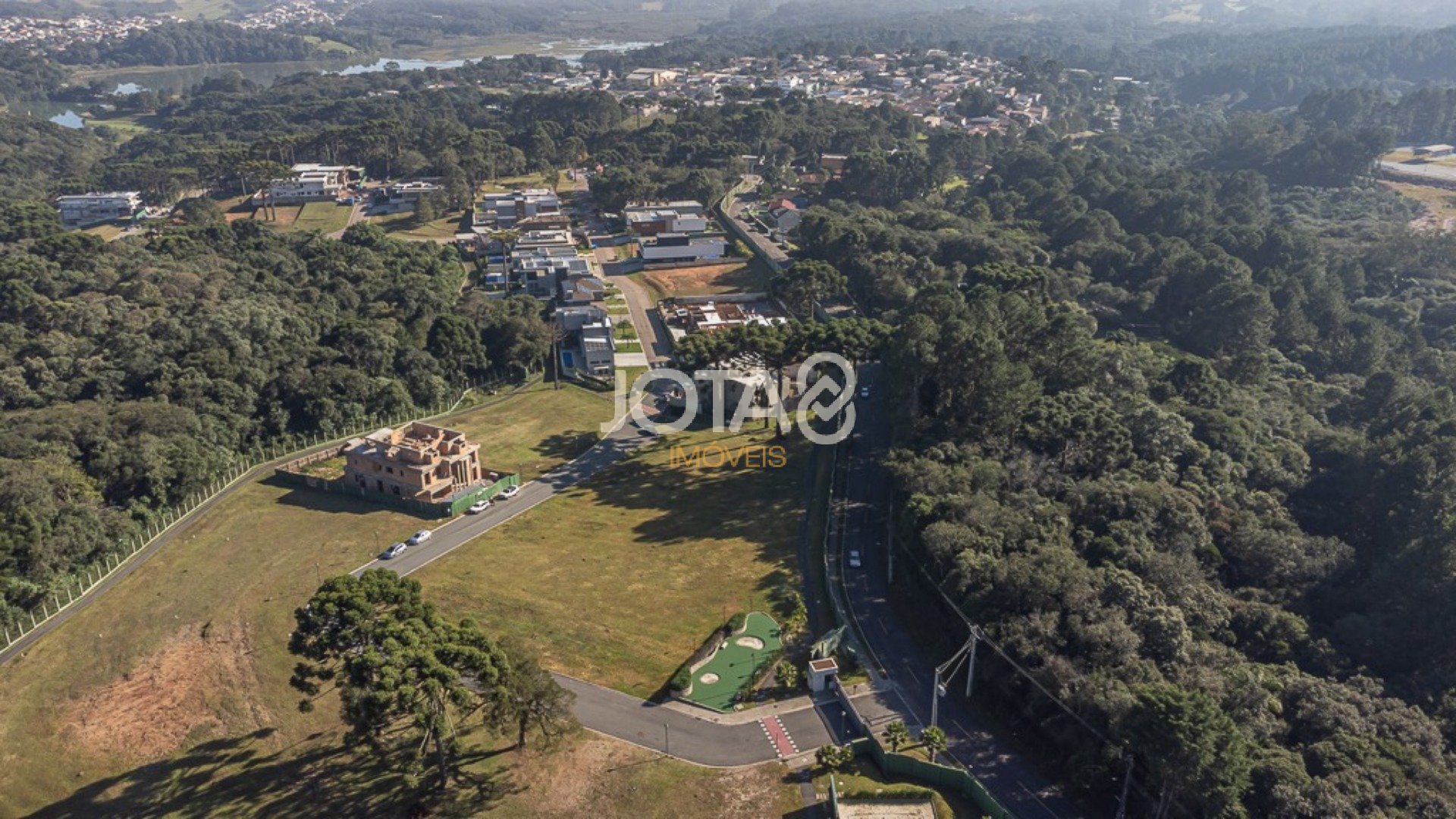 TERRENO COM 888 M² NO CONDOMÍNIO PARADISO RESIDENCIAL