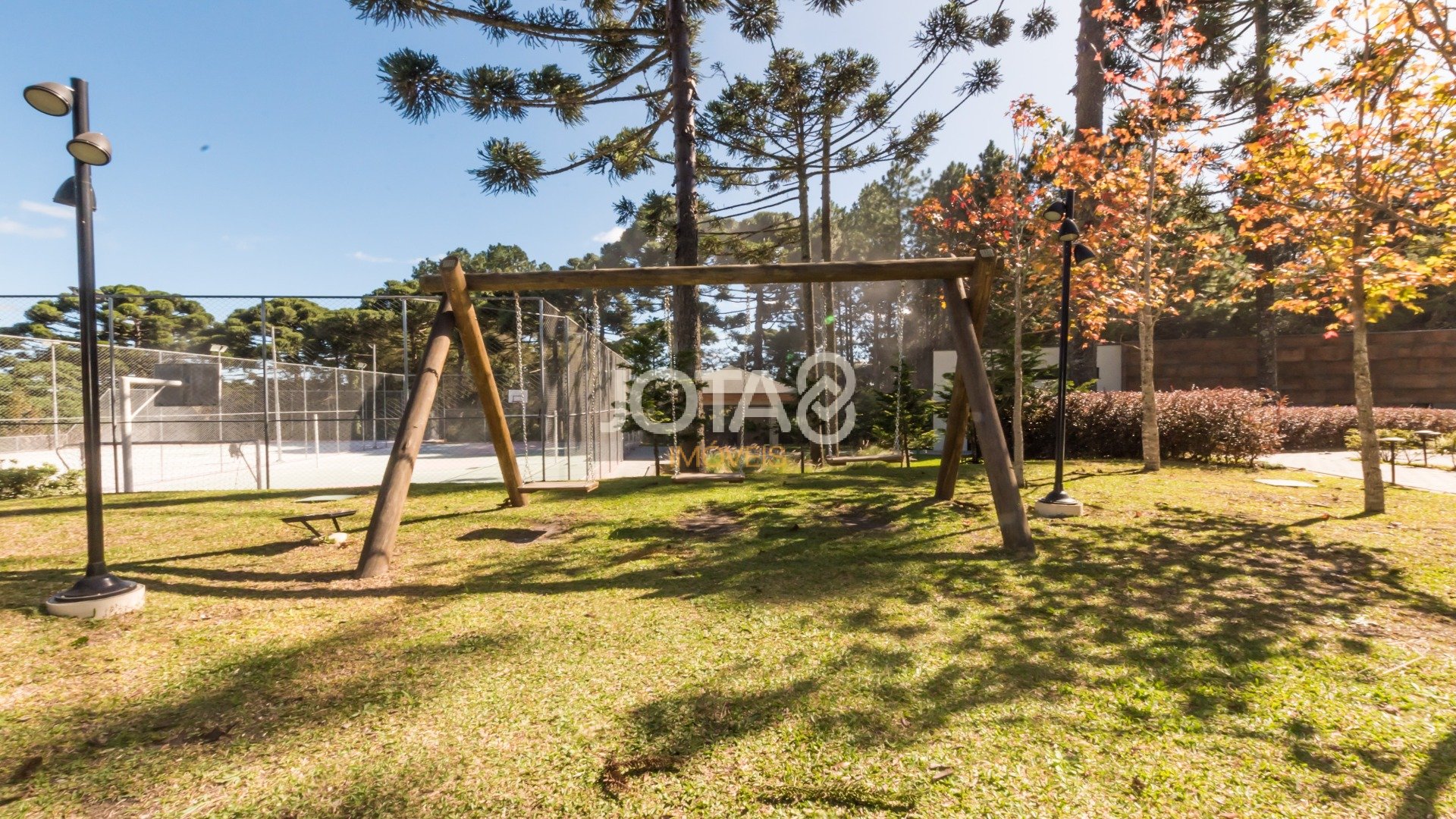 TERRENO COM 888 M² NO CONDOMÍNIO PARADISO RESIDENCIAL