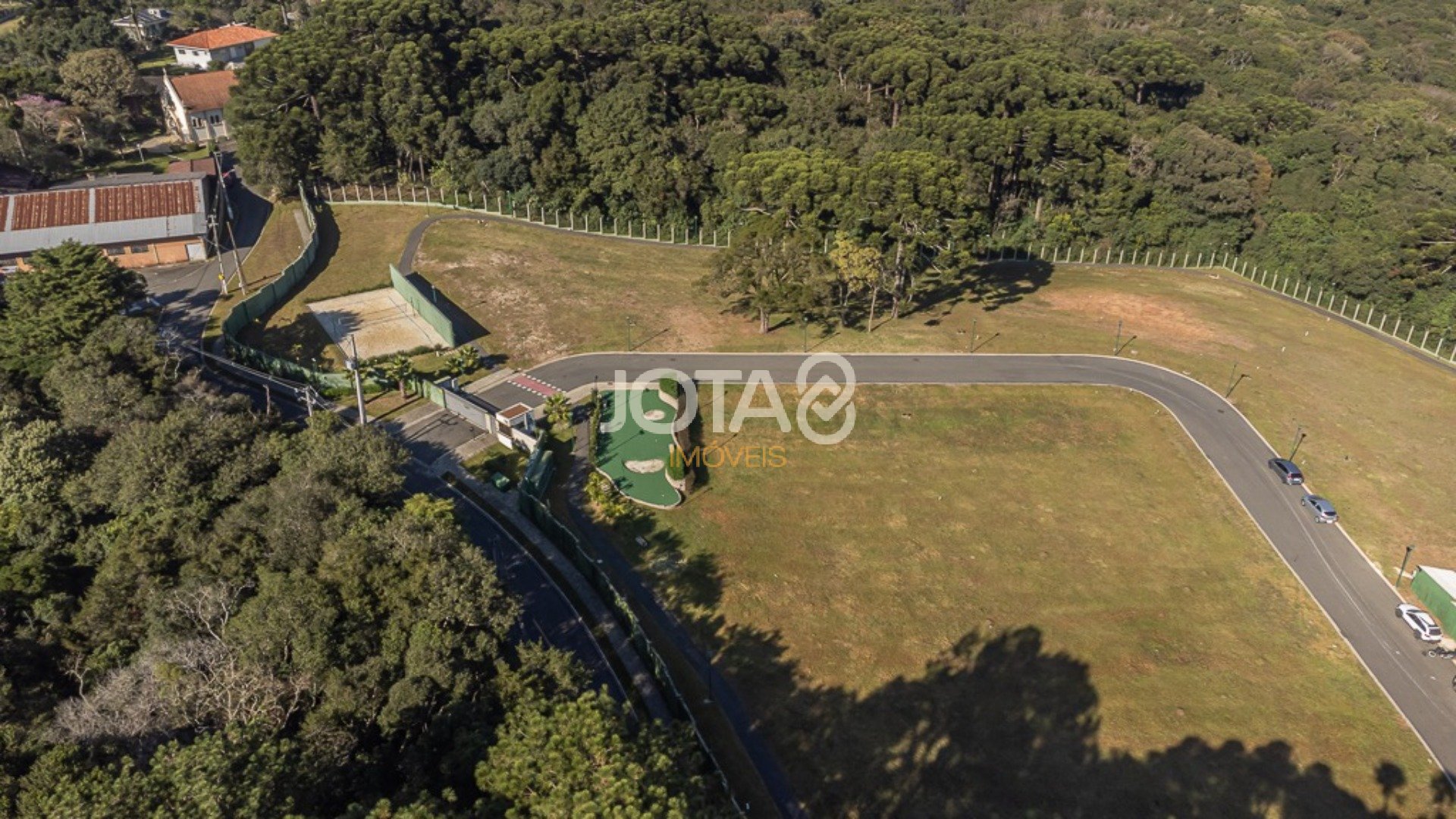TERRENO COM 888 M² NO CONDOMÍNIO PARADISO RESIDENCIAL