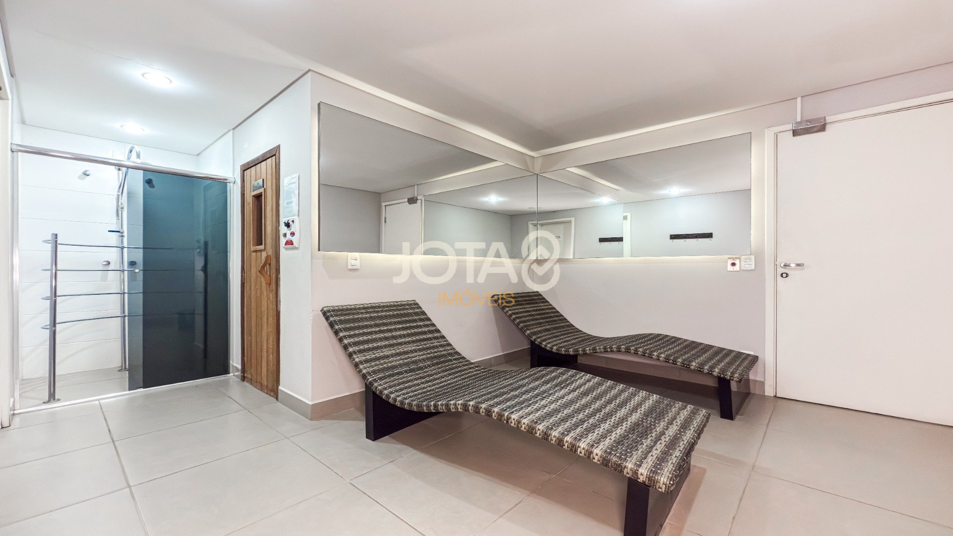 COBERTURA DUPLEX COM 3 VAGAS E 1 SUÍTE!