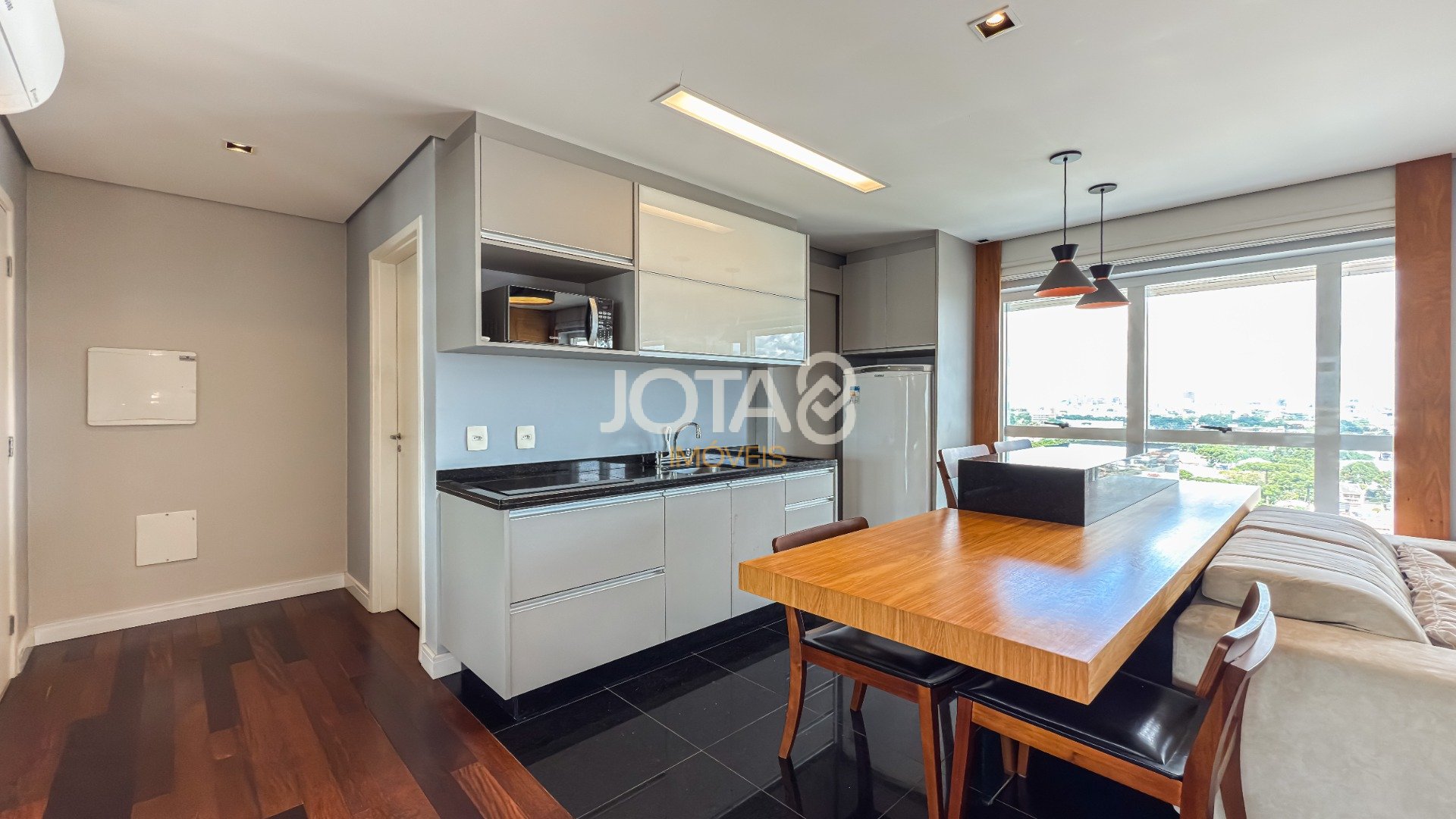 COBERTURA DUPLEX COM 3 VAGAS E 1 SUÍTE!