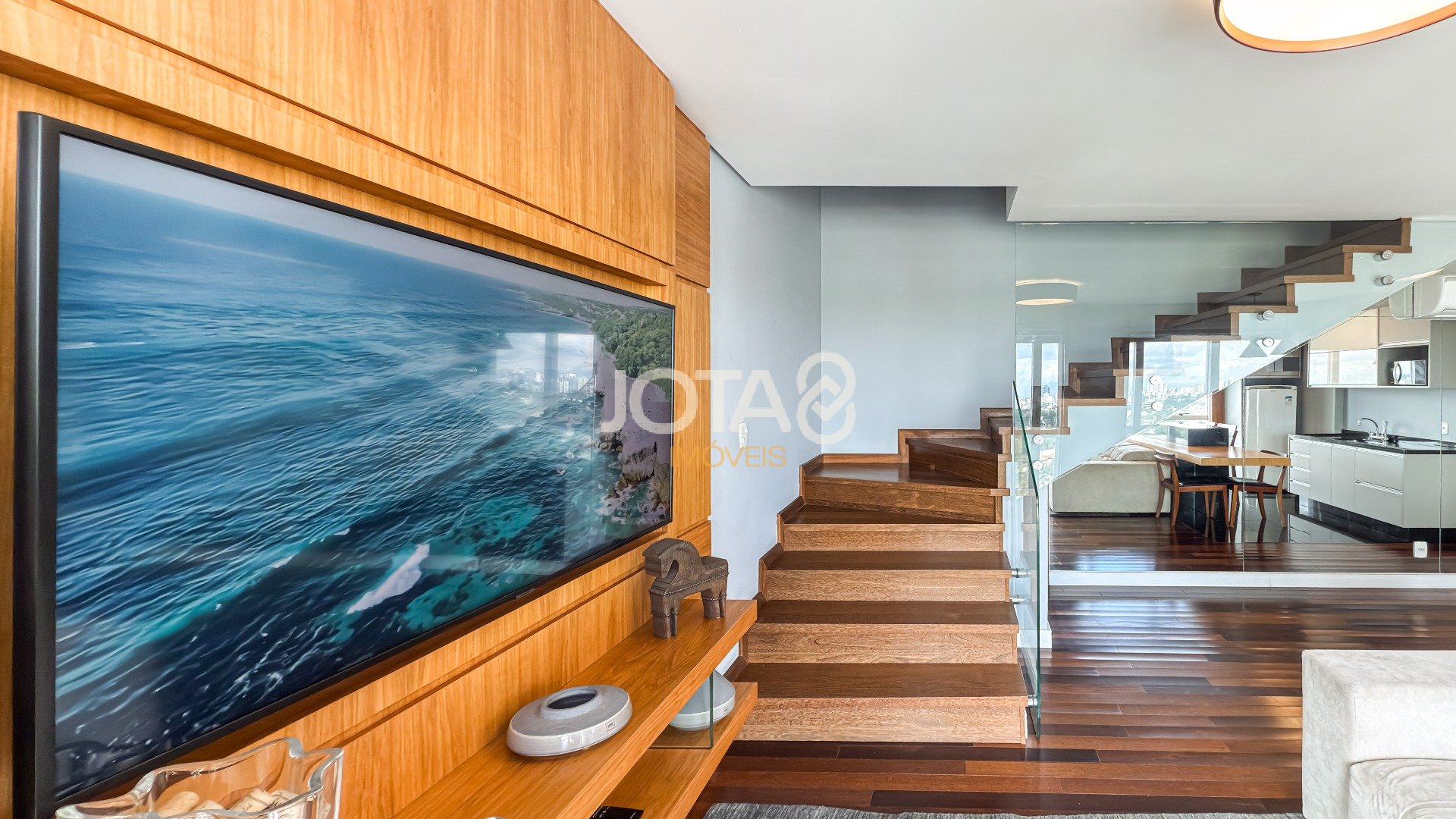 COBERTURA DUPLEX COM 3 VAGAS E 1 SUÍTE!