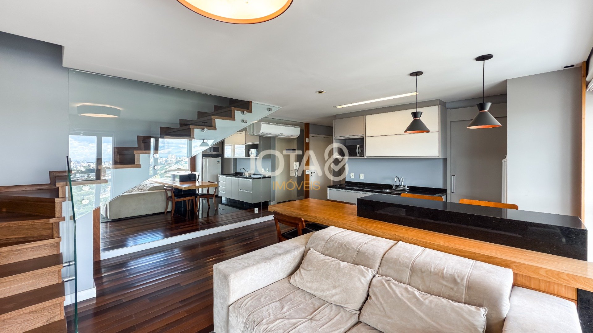 COBERTURA DUPLEX COM 3 VAGAS E 1 SUÍTE!