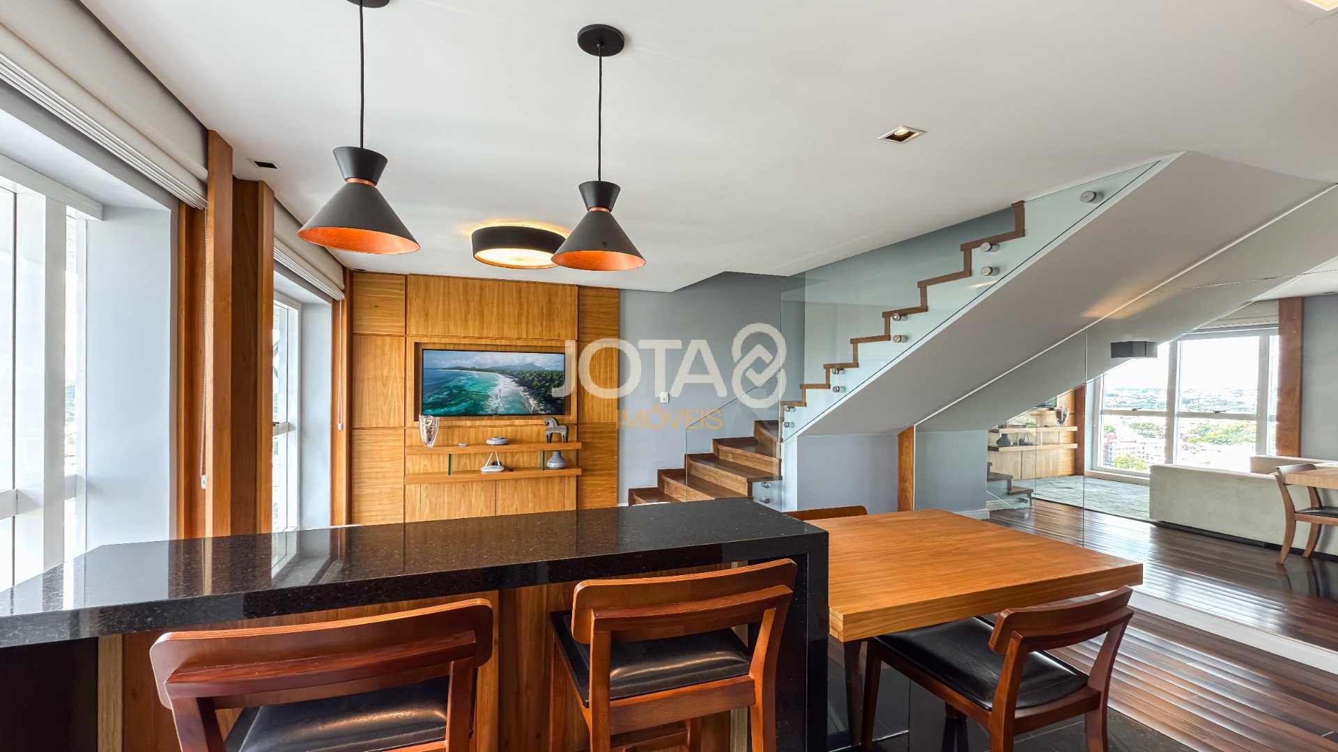 COBERTURA DUPLEX COM 3 VAGAS E 1 SUÍTE!