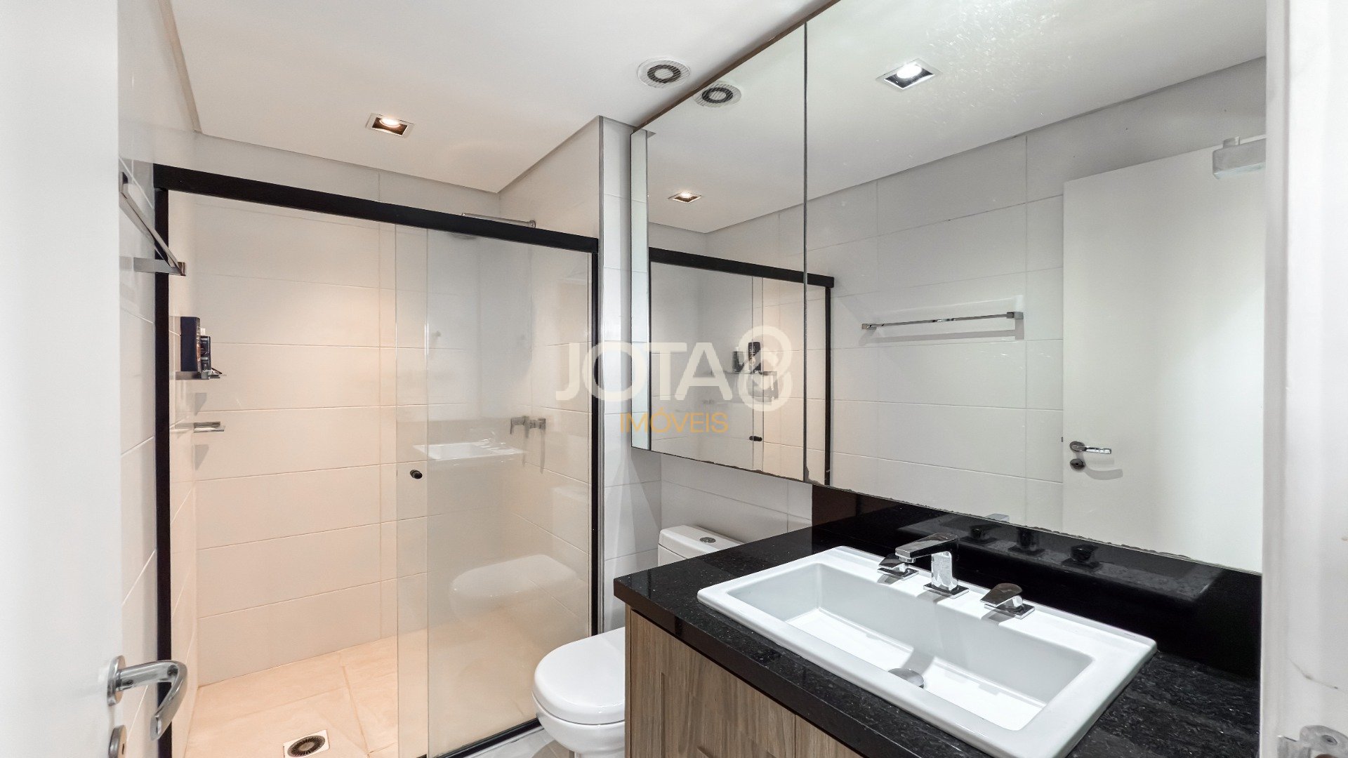 COBERTURA DUPLEX COM 3 VAGAS E 1 SUÍTE!