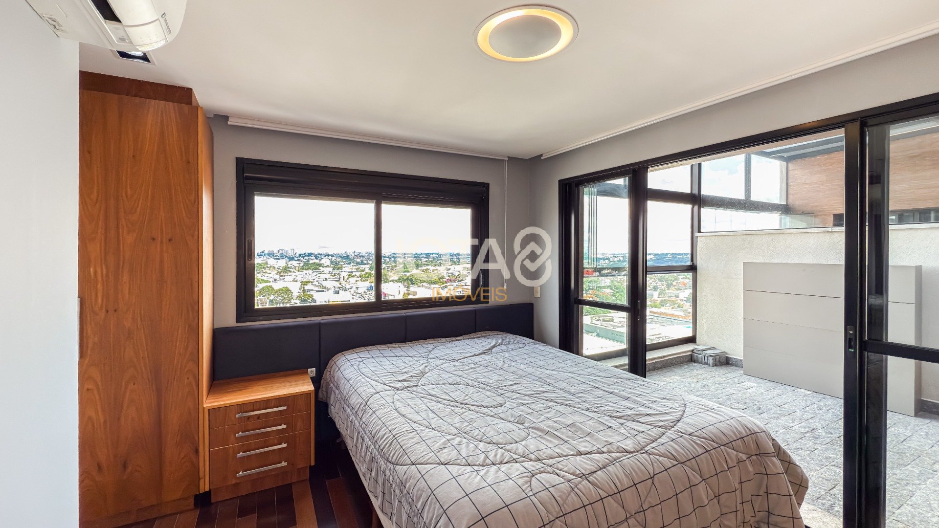 COBERTURA DUPLEX COM 3 VAGAS E 1 SUÍTE!