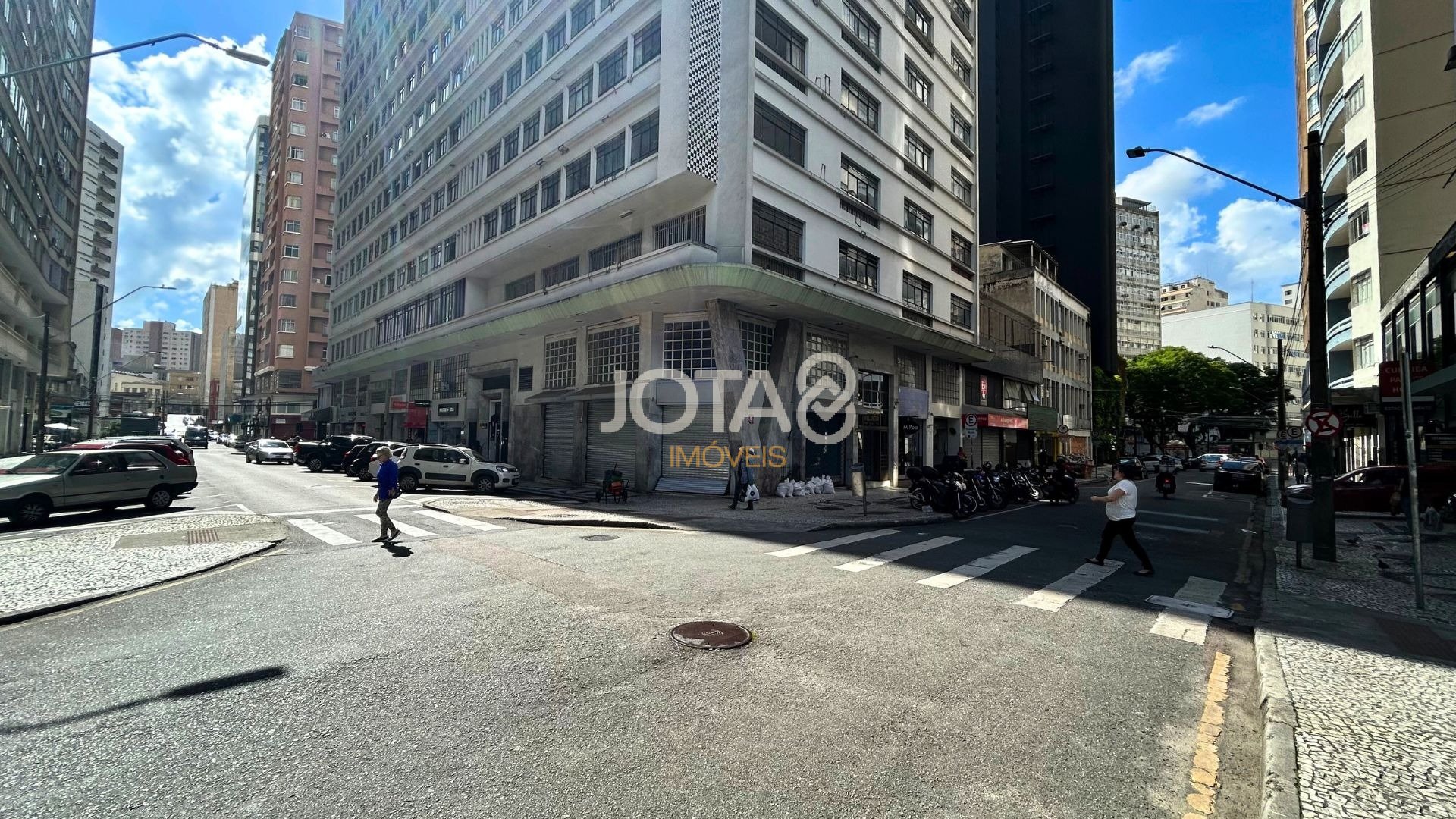 LOJA NO CENTRO DE CURITIBA COM EXCELENTE POTENCIAL