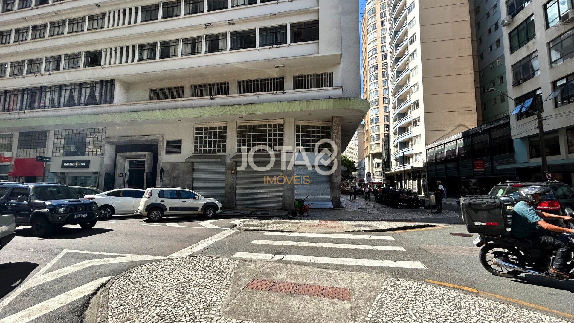 LOJA NO CENTRO DE CURITIBA COM EXCELENTE POTENCIAL