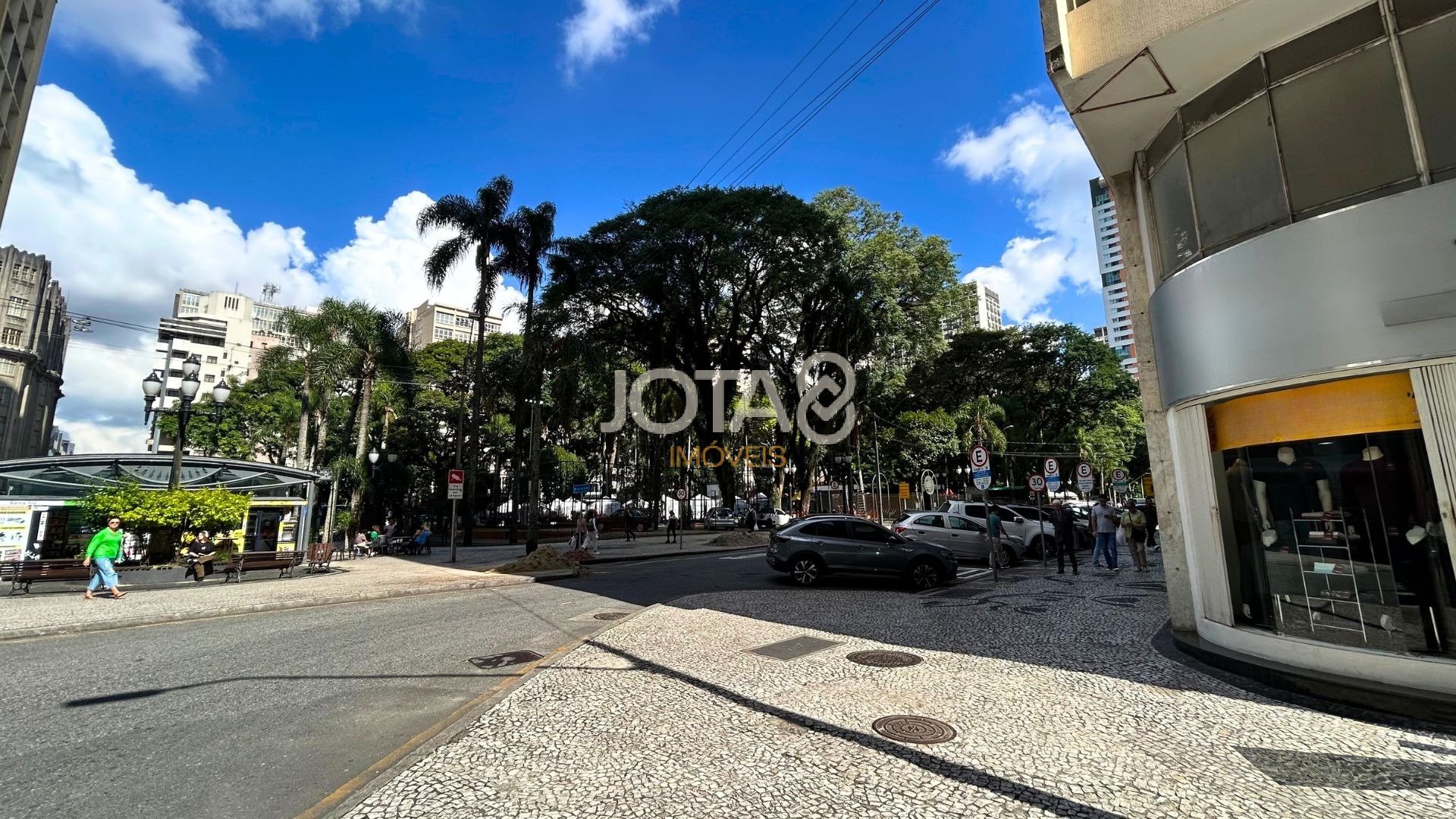 LOJA NO CENTRO DE CURITIBA COM EXCELENTE POTENCIAL
