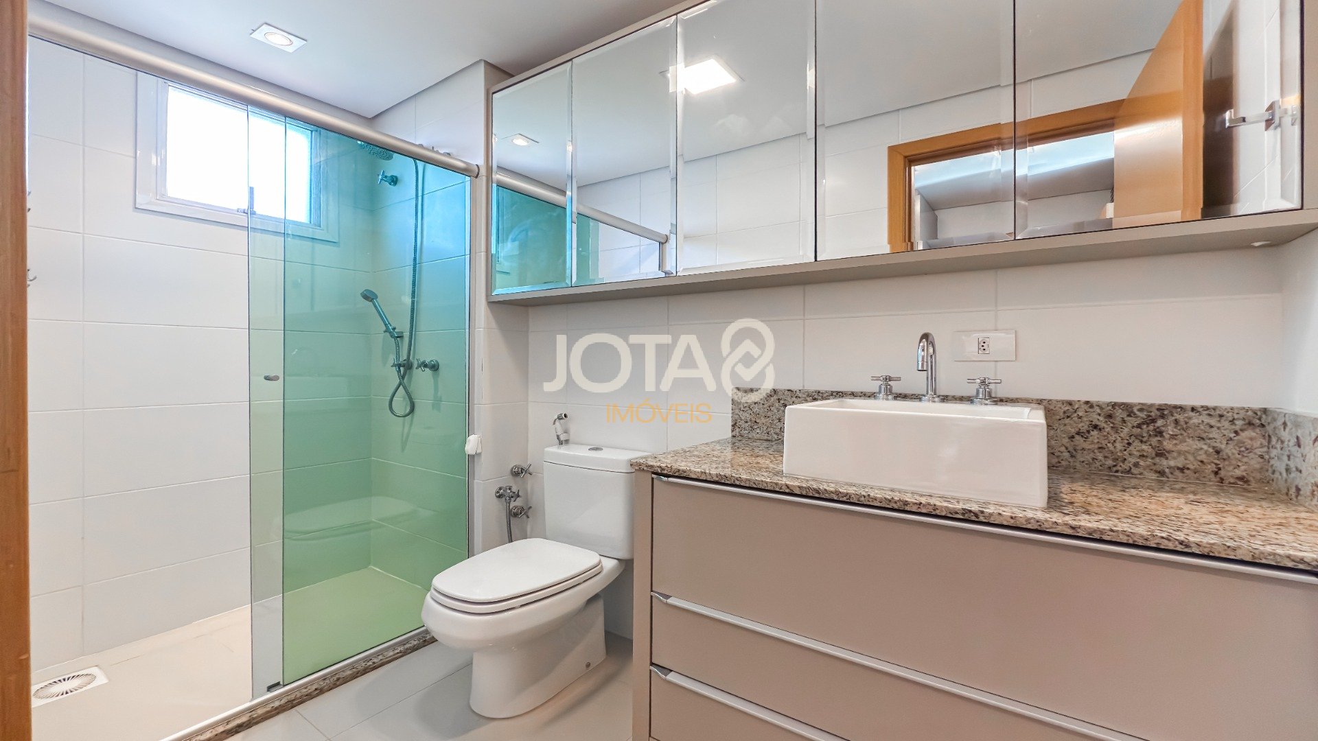 APARTAMENTO COM 3 QUARTOS NO ECOVILLE