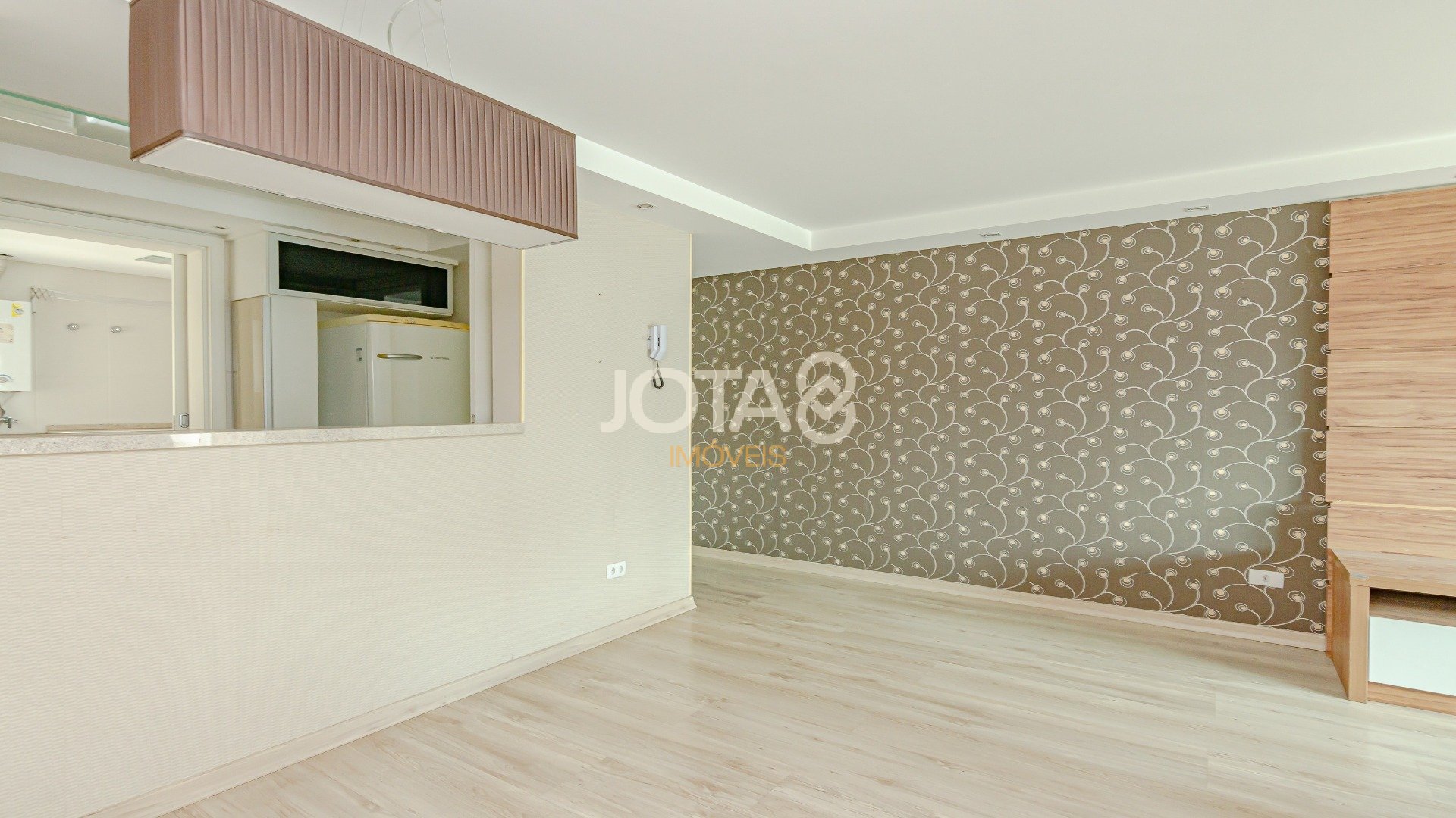 ENSOLARADO APARTAMENTO COM 3 QUARTOS E DUAS VAGAS NO BIGORILHO
