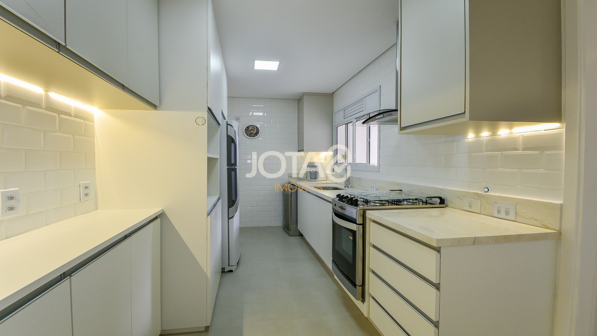 LINDO APARTAMENTO NO ECOVILLE EM CONDOMÍNIO CLUBE