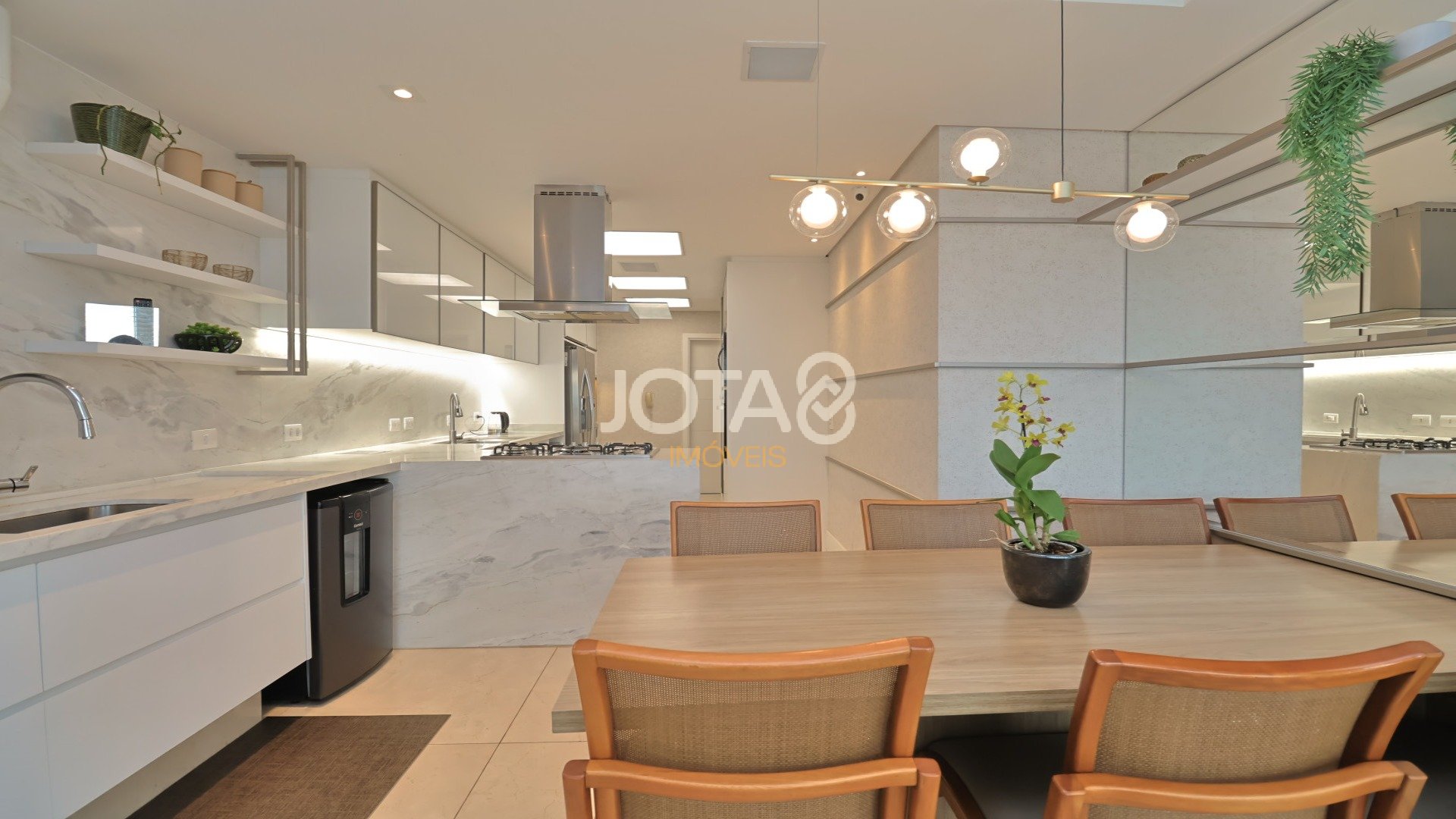 MARAVILHO APARTAMENTO COM 4 SUÍTES MOBILIADO NO ECOVILLE
