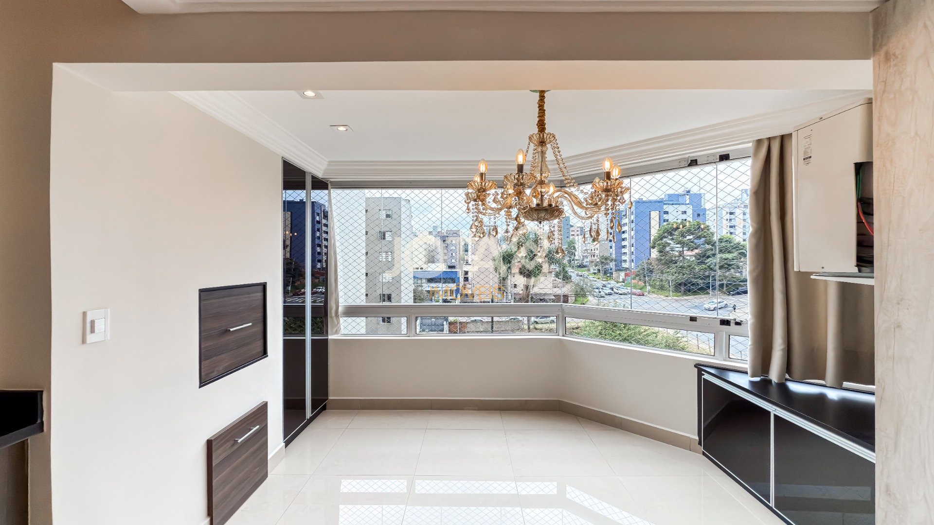 APARTAMENTO 2 QUARTOS E 2 VAGAS NO BIGORRILHO!