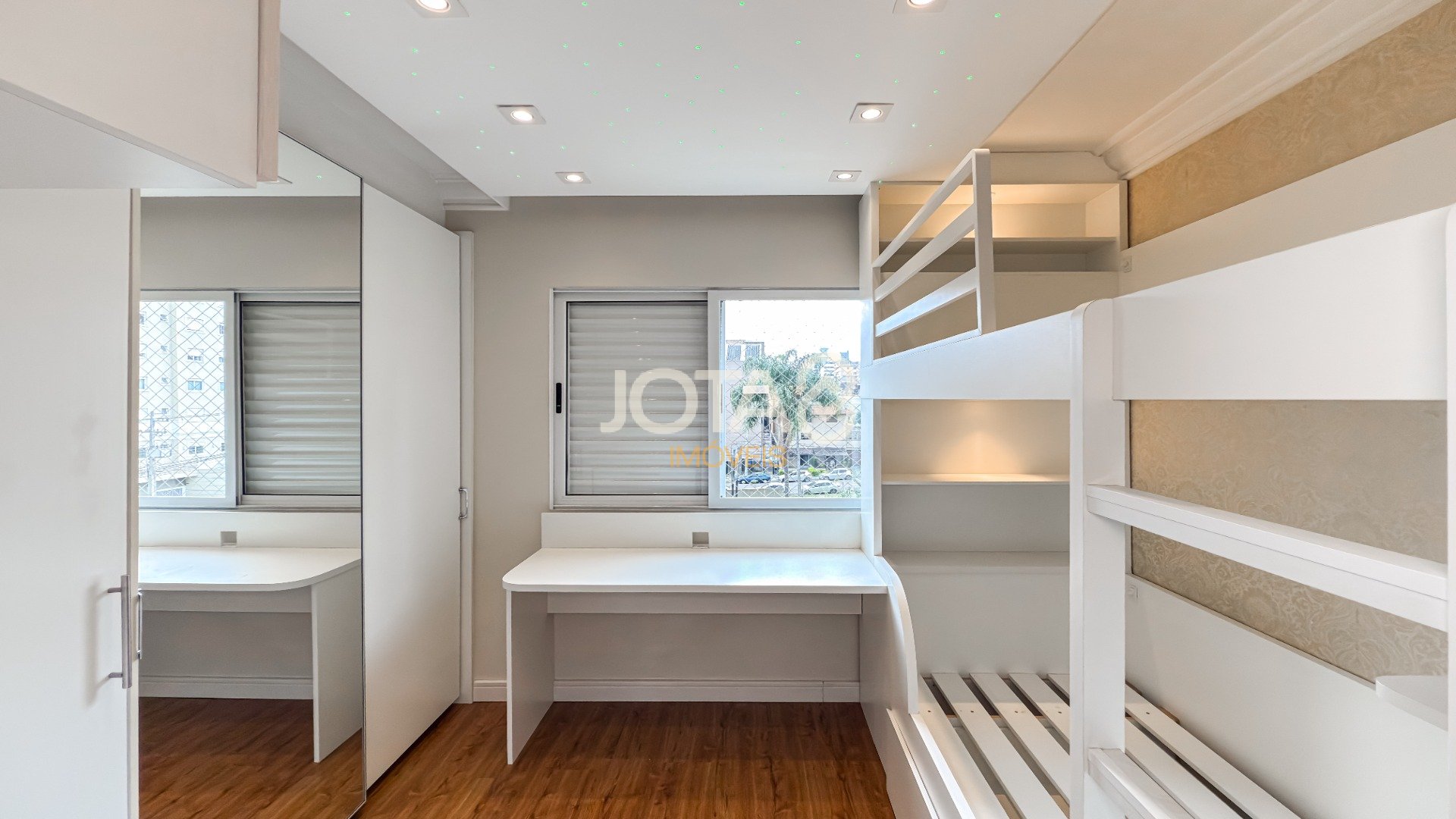 APARTAMENTO 2 QUARTOS E 2 VAGAS NO BIGORRILHO!