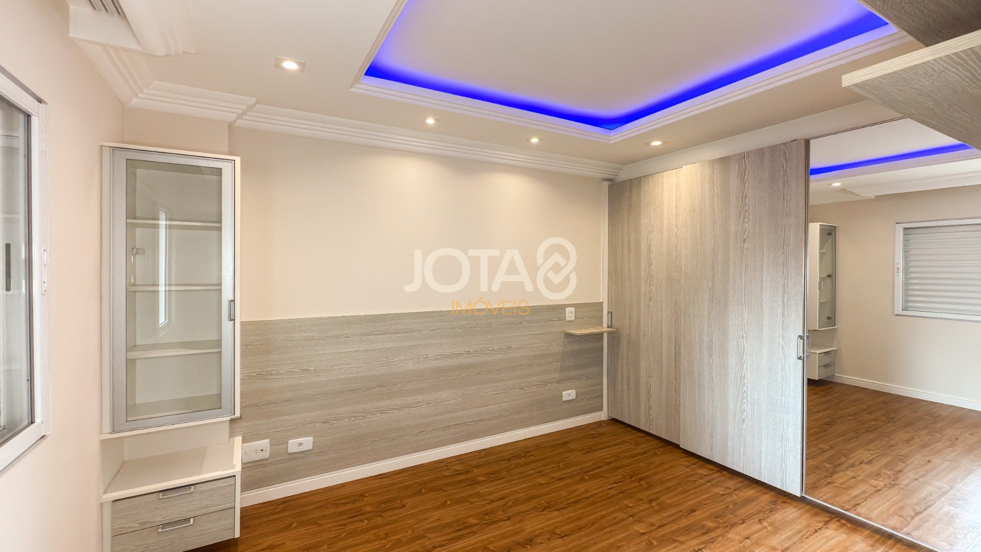 APARTAMENTO 2 QUARTOS E 2 VAGAS NO BIGORRILHO!