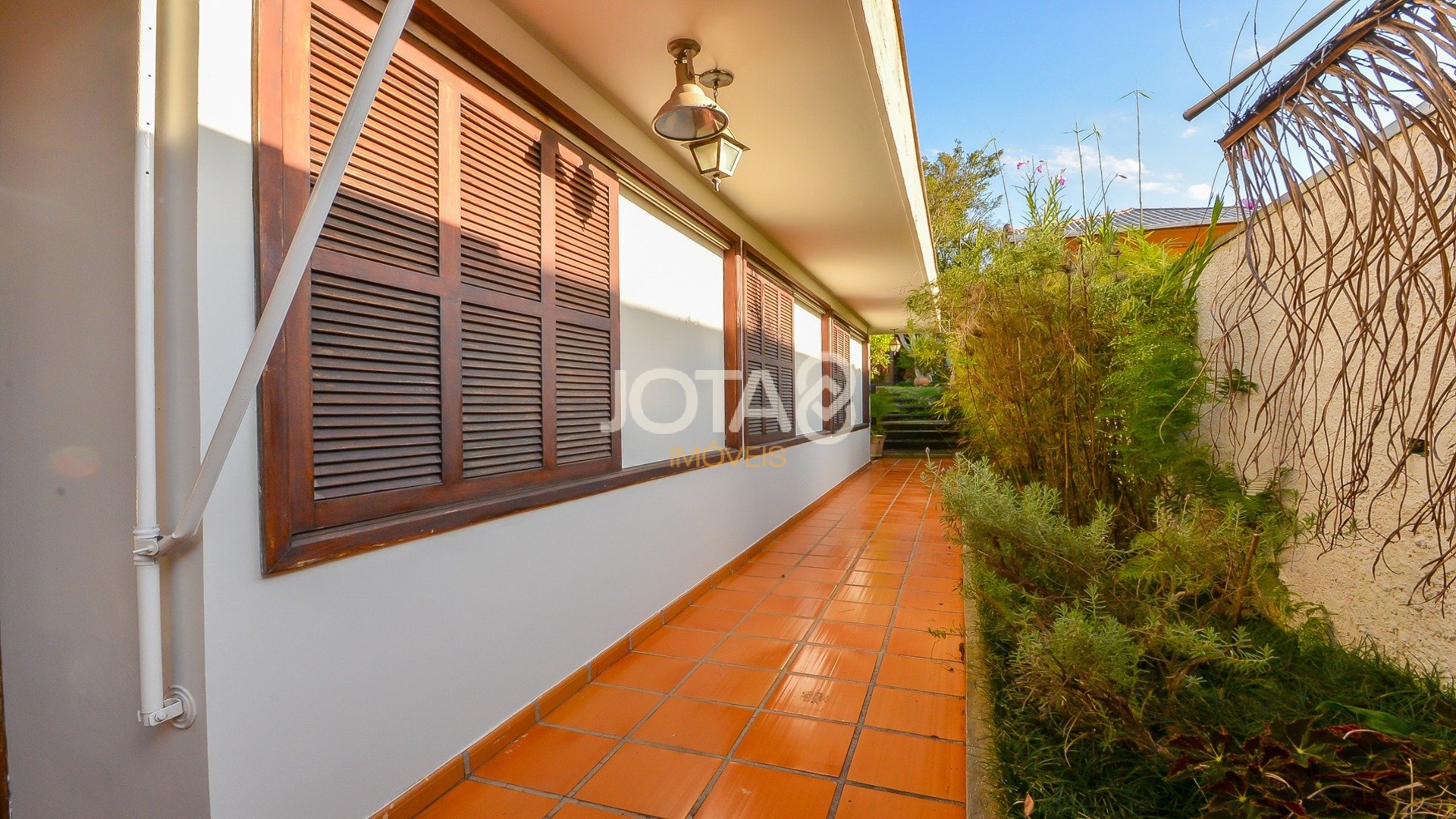CASA TÉRREA 4 QUARTOS EM RUA CALMA NO BOTÂNICO