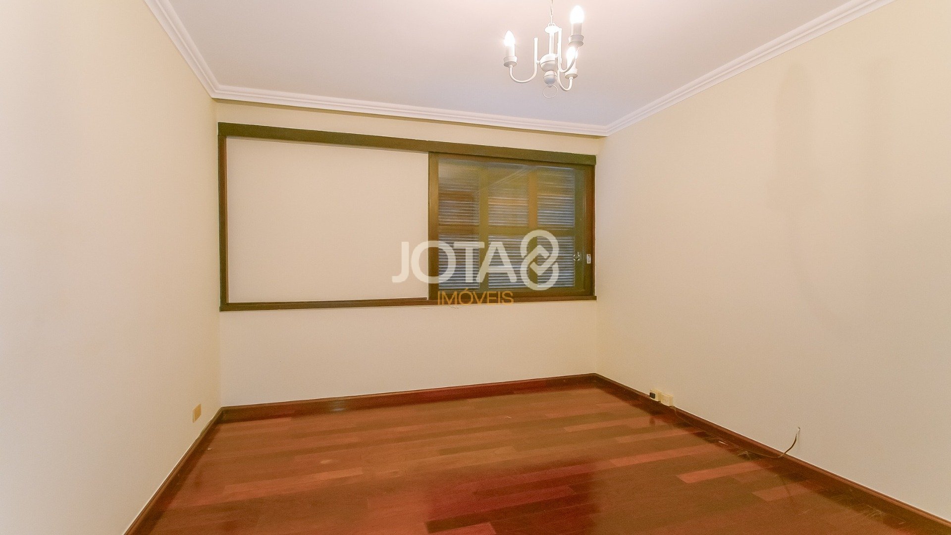 CASA TÉRREA 4 QUARTOS EM RUA CALMA NO BOTÂNICO