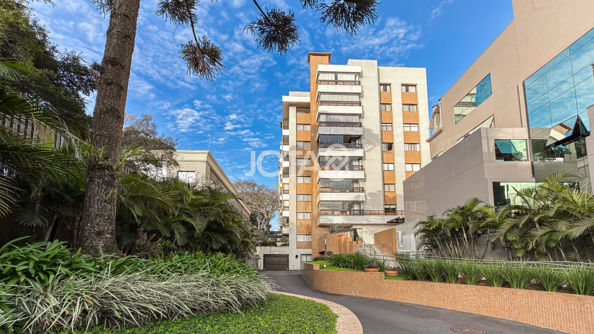 APARTAMENTO 02 QUARTOS E 02 VAGAS NO MERCÊS
